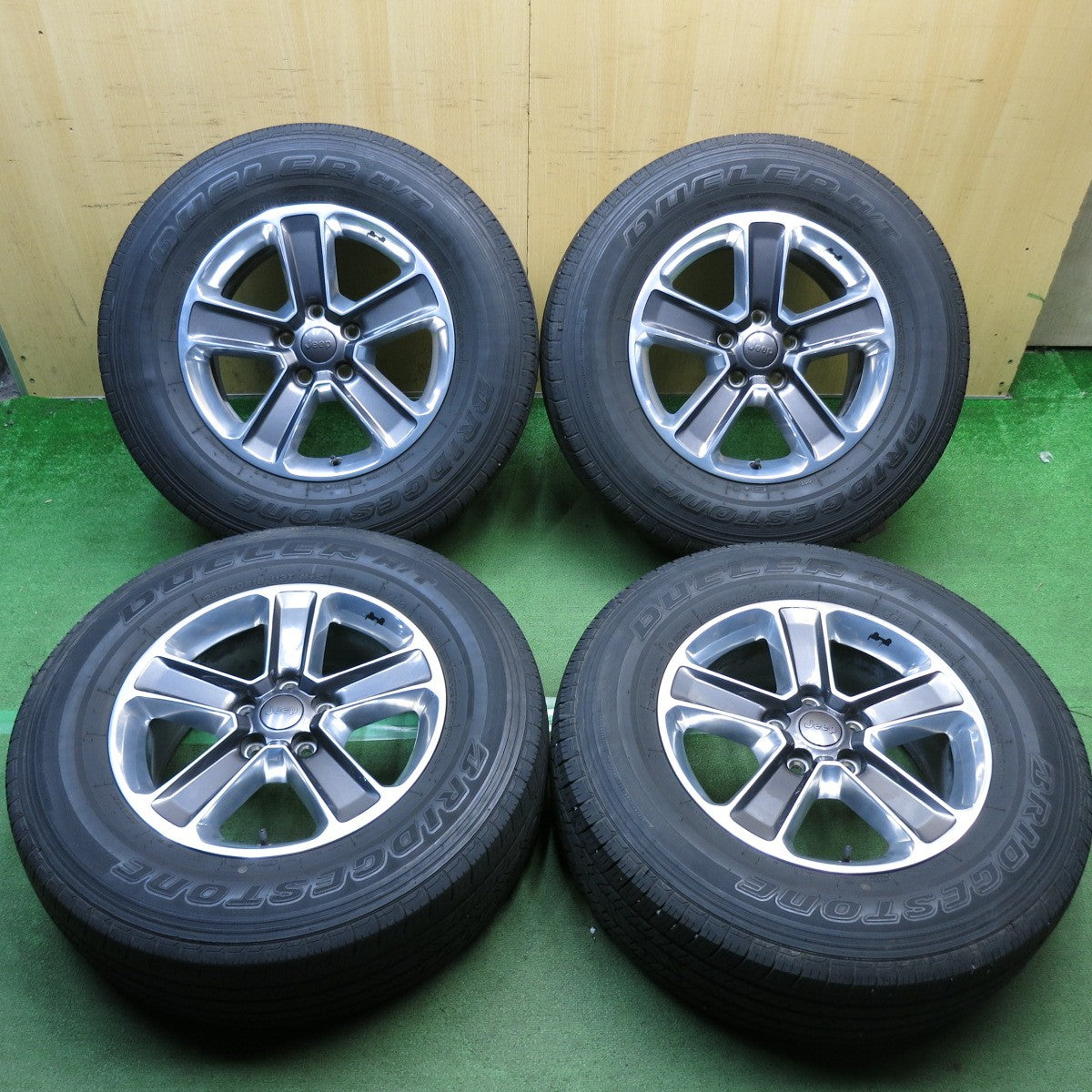 キレイ！22年◎JEEP ジープ JL ラングラー アンリミテッド サハラ 純正 255/70R18 ブリヂストン デューラー H/T 685 18インチ PCD127/5H◎6091105KKノ