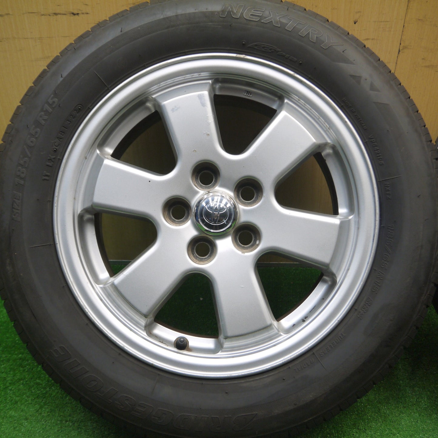 [送料無料] バリ溝!22年!9.5分★トヨタ 20系 プリウス 純正 185/65R15 ブリヂストン ネクストリー エコピア 15インチ PCD100/5H★4101803Hノ