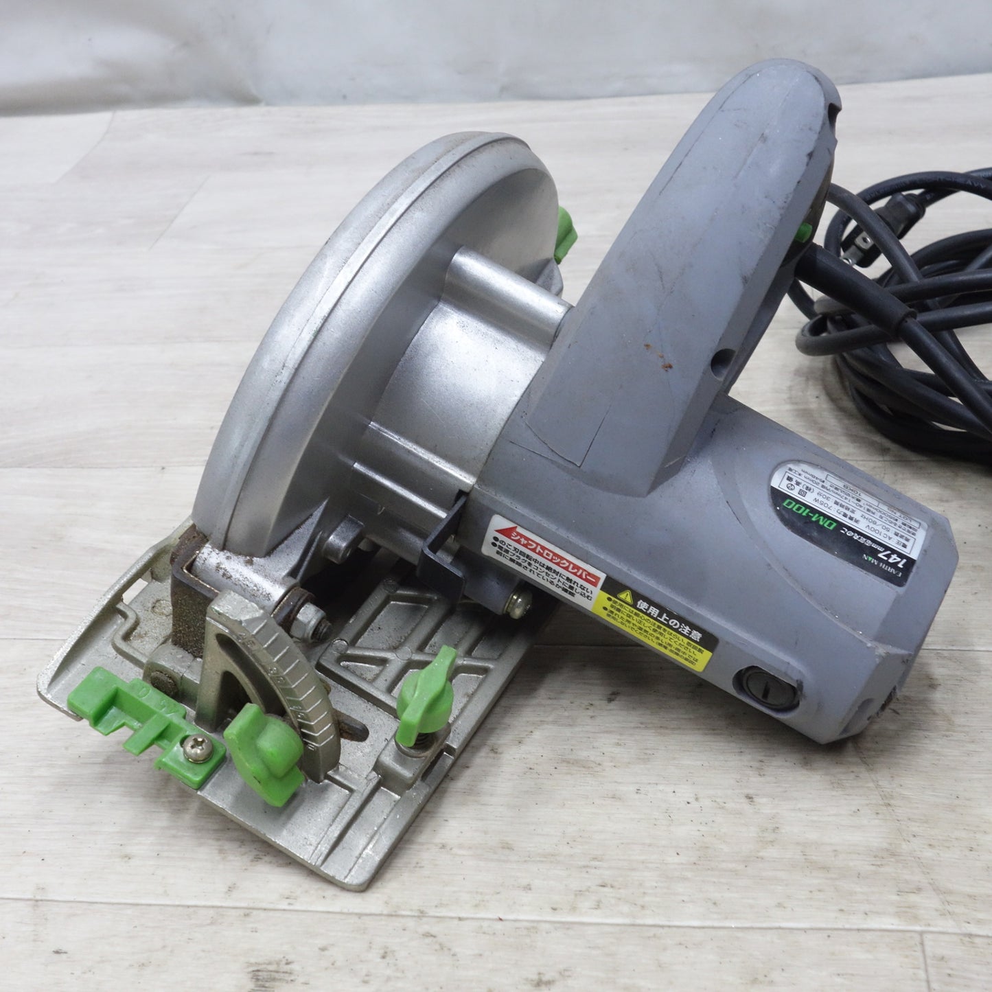 [送料無料] ◆EARTH MAN 高儀 147mm 電気 丸のこ DM-100 電動 工具 切断機 木工用 マルノコ 丸鋸 丸ノコ アースマン コード式 ジャンク品◆