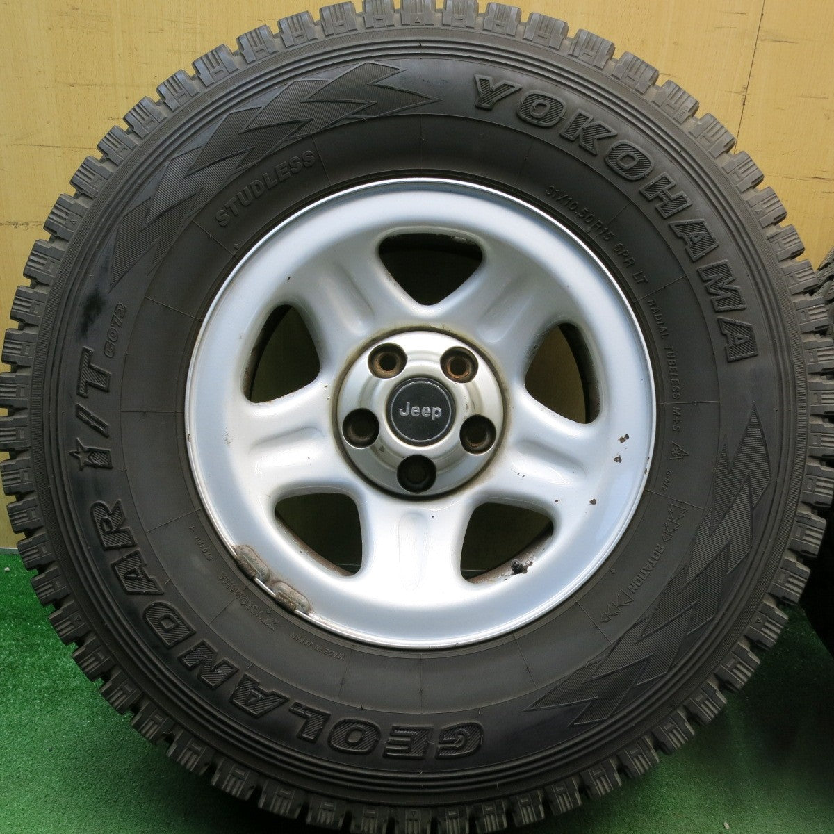 バリ溝 16年 9.5分◎ジープ チェロキー 純正 スチール 31×10.50R15 6PR スタッドレス ヨコハマ ジオランダー i/T G072 15インチ PCD114.3/5H◎6062504HAス