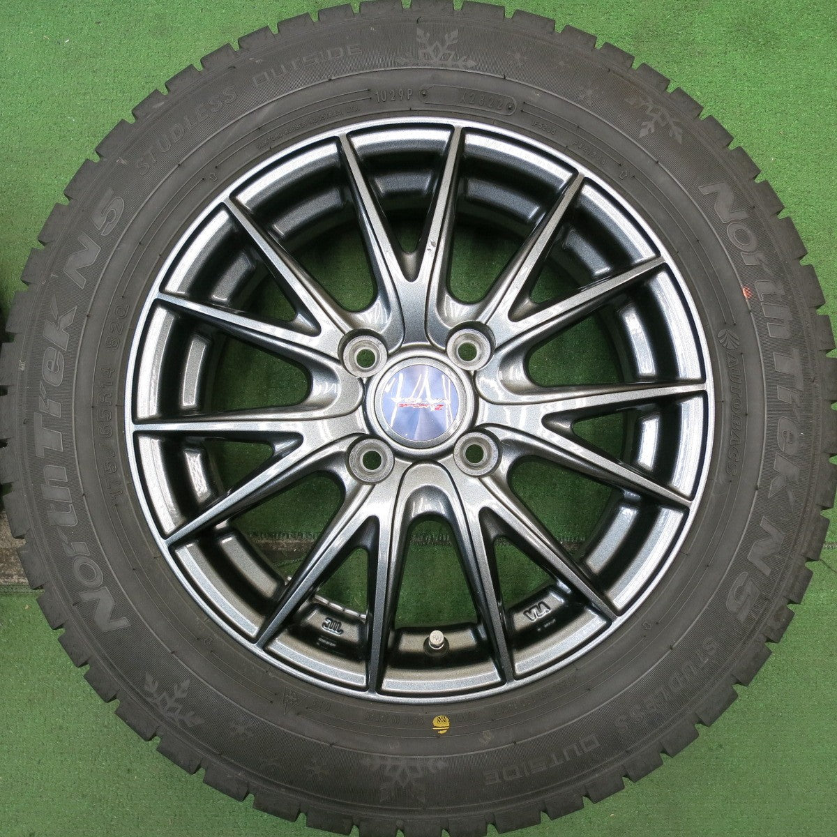 バリ溝！22年！9.5分★スタッドレス 175/65R14 オートバックス ノーストレック N5 VELVA SPORTZ ヴェルヴァ 14インチ PCD100/4H★5070604HAス