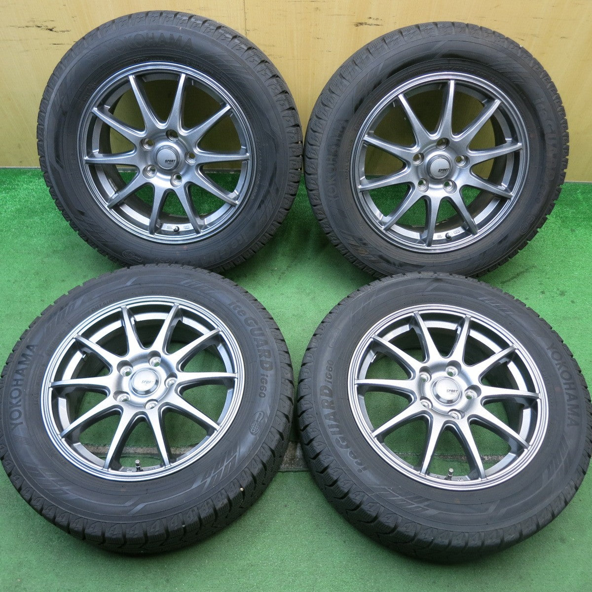 バリ溝！22年！キレイ！9.5分★スタッドレス 215/60R16 ヨコハマ アイスガード iG60 SPORT ABELIA スポルト アベリア 16インチ PCD114.3/5H★5081407HAス