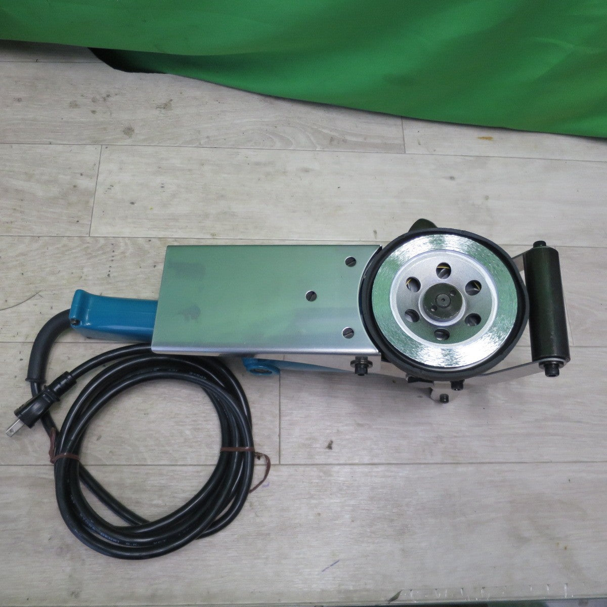 [送料無料] 美品☆マキタ 110mm コンクリート カンナ 100V PC1100 ハードケース付き かんな 研削 電動 工具☆