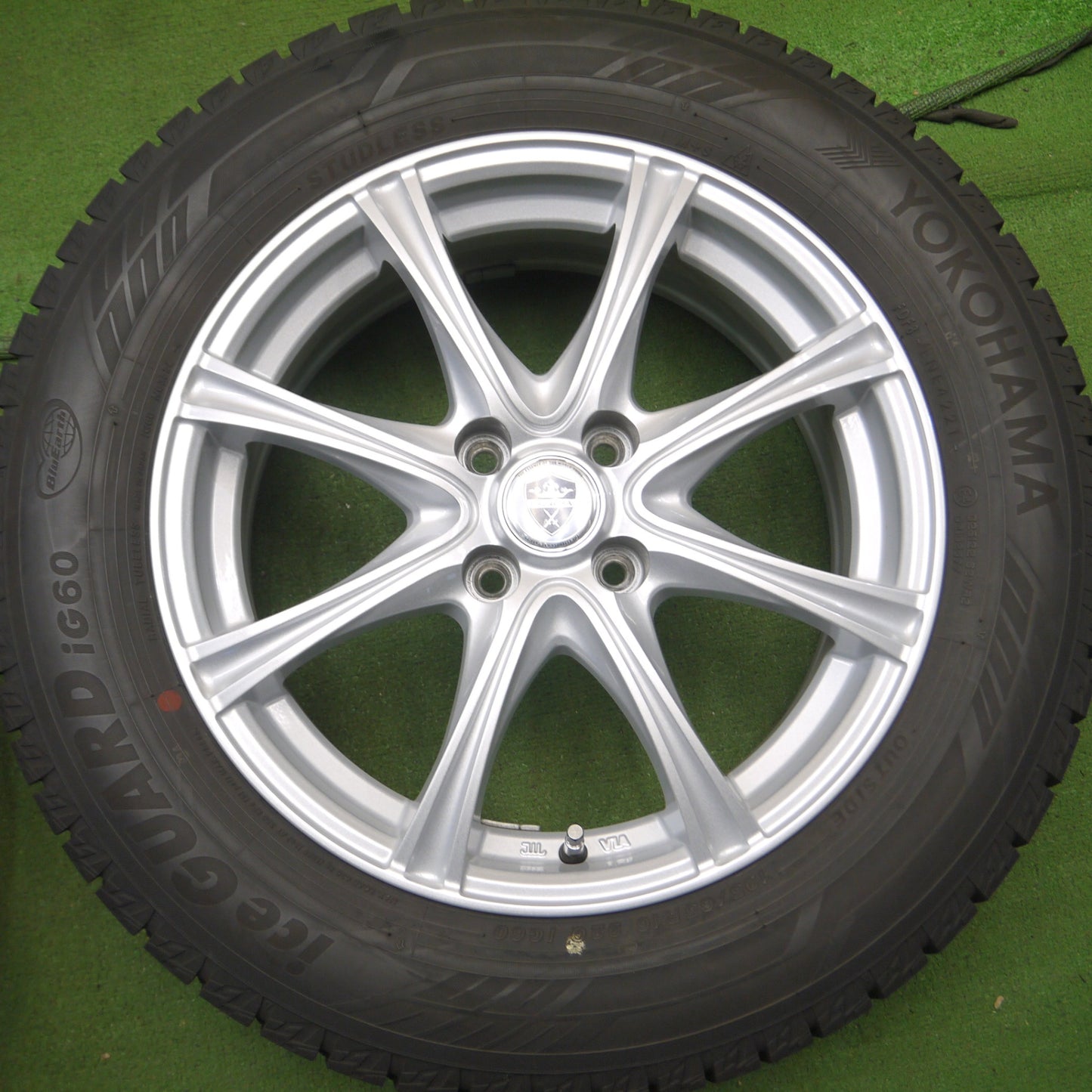 *送料無料* バリ溝！21年！キレイ！9.5分以上★スタッドレス 195/65R16 ヨコハマ アイスガード iG60 ESTROSA エステローザ PCD100/4H★4050802Hス
