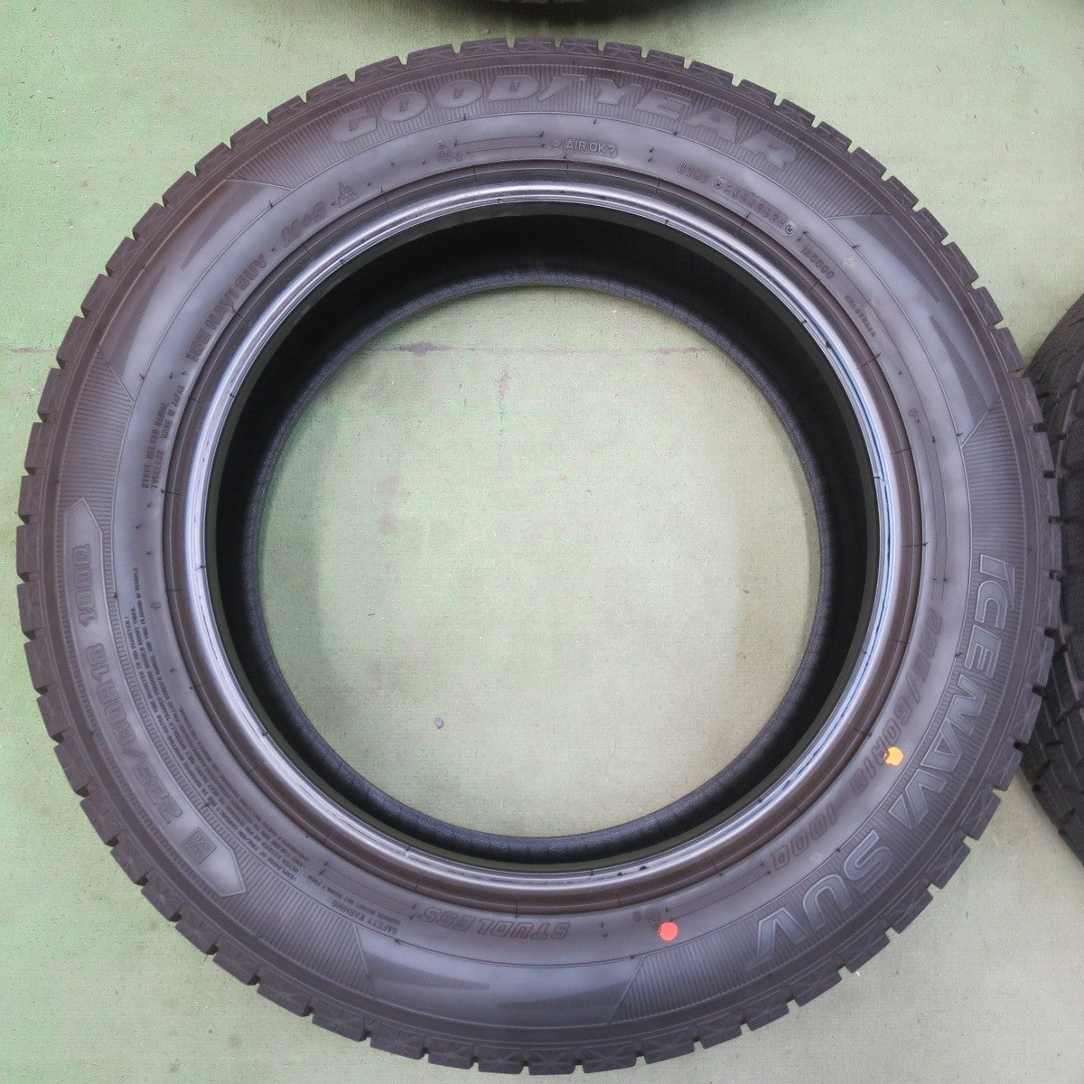 バリ溝！24年！9.5分★スタッドレス 225/60R18 グッドイヤー アイスナビ SUV タイヤ 18インチ ハリアー RAV4 レクサス NX 等★6070203イスタ