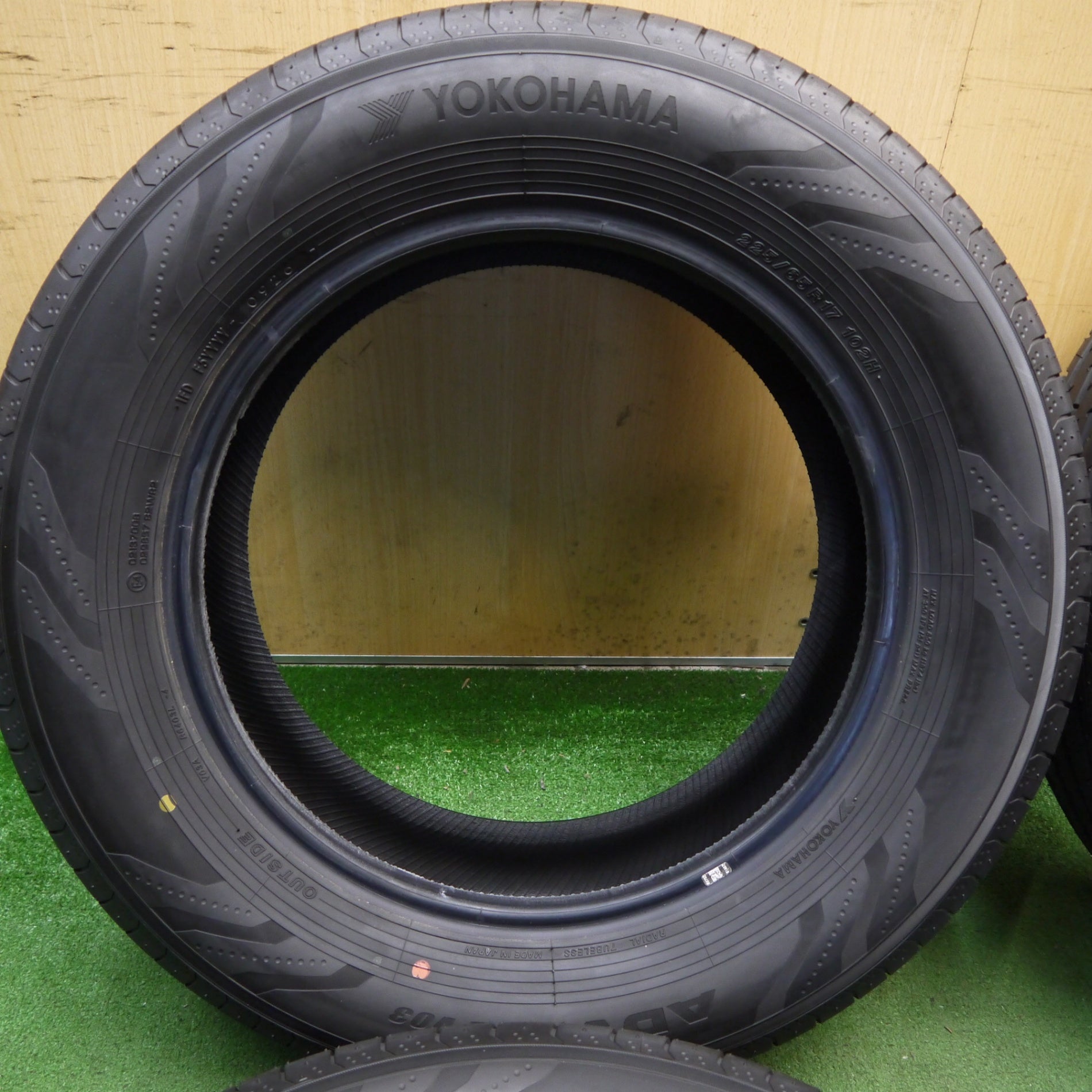 新車外し！26年☆225/65R17 ヨコハマ アドバン V03 タイヤ 17インチ 40