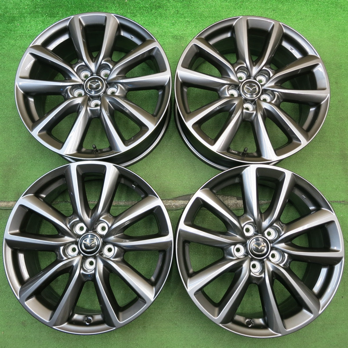 新車外し★マツダ 3 ファストバック 純正 ホイール 18インチ 18×7J PCD114.3/5H★5060703HAホ