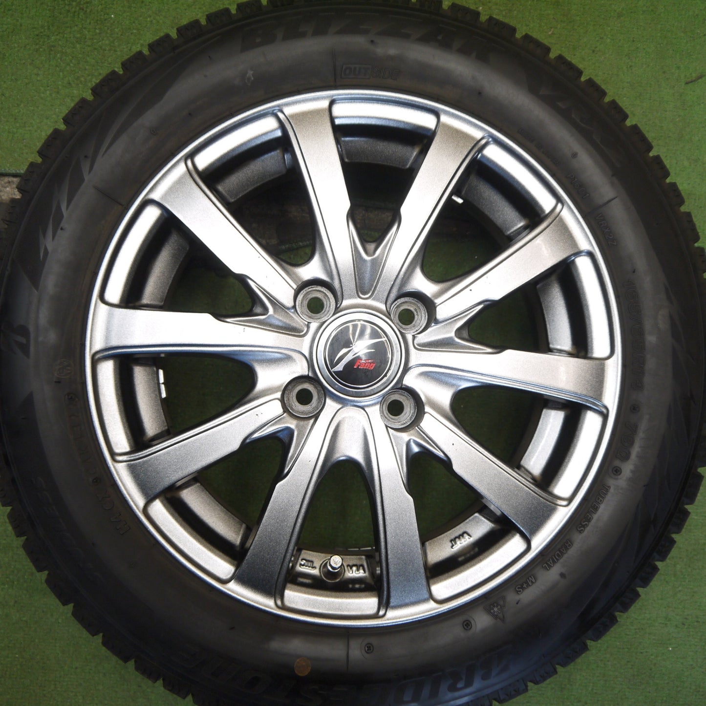 バリ溝！22年！8.5分◎スタッドレス 165/65R14 ブリヂストン ブリザック VRX2 Fang ファング 14インチ PCD100/4H◎6080703Hス