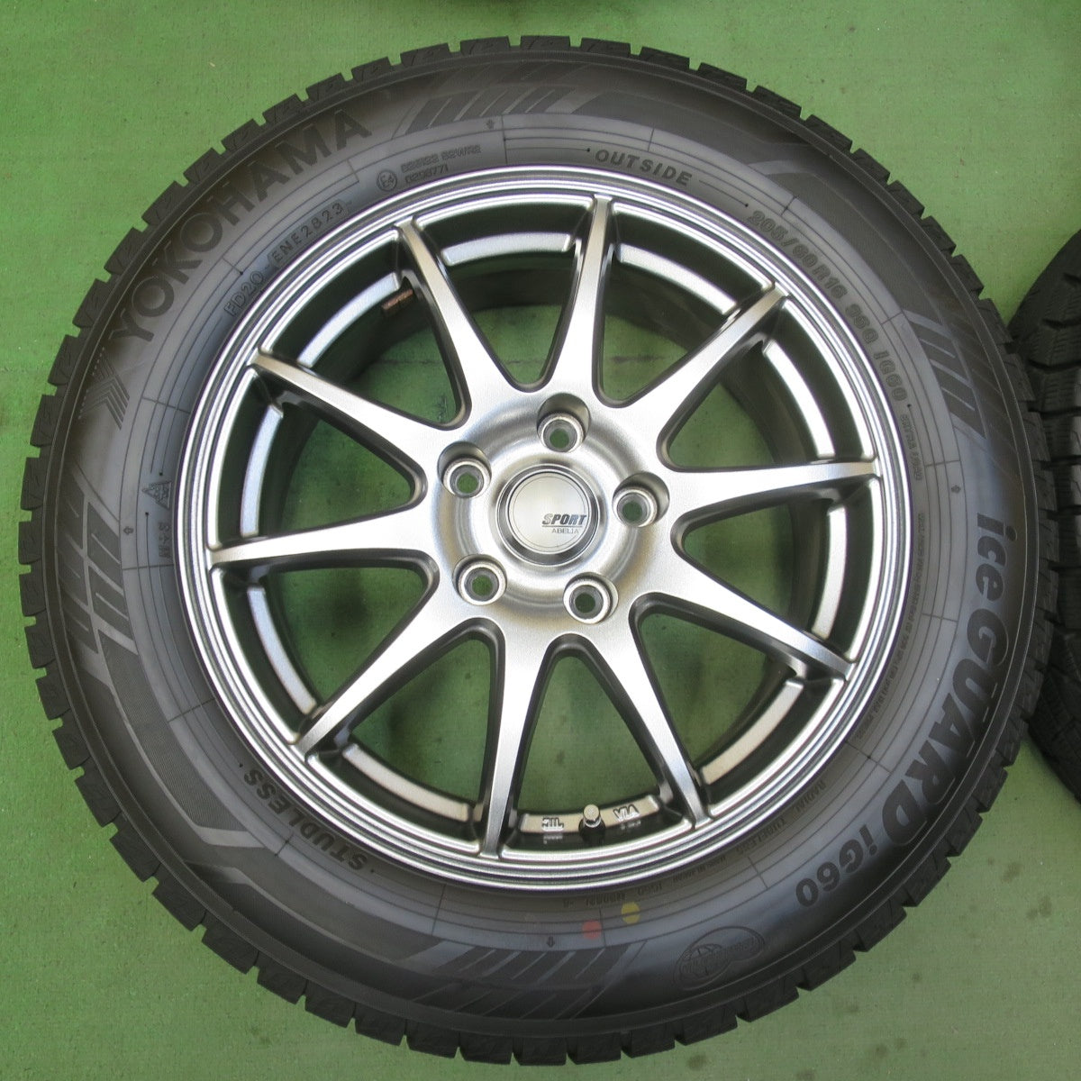 バリ溝！23年！キレイ！ほぼ10分★スタッドレス 205/60R16 ヨコハマ アイスガード iG60 SPORT ABELIA スポルト アベリア 16インチ PCD114.3/5H★5092001イス