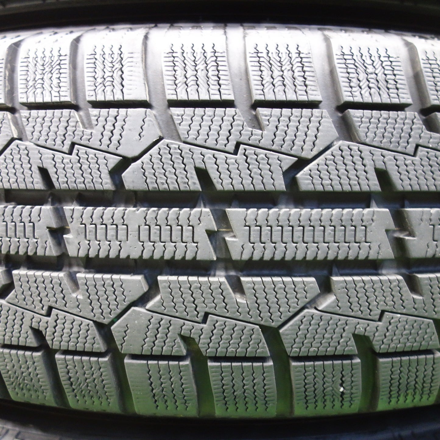 バリ溝！23年！キレイ！9.5分以上★スタッドレス 195/65R16 トーヨー オブザーブ ガリット GIZ WAREN ヴァーレン 16インチ PCD100/4H★5121102KTス