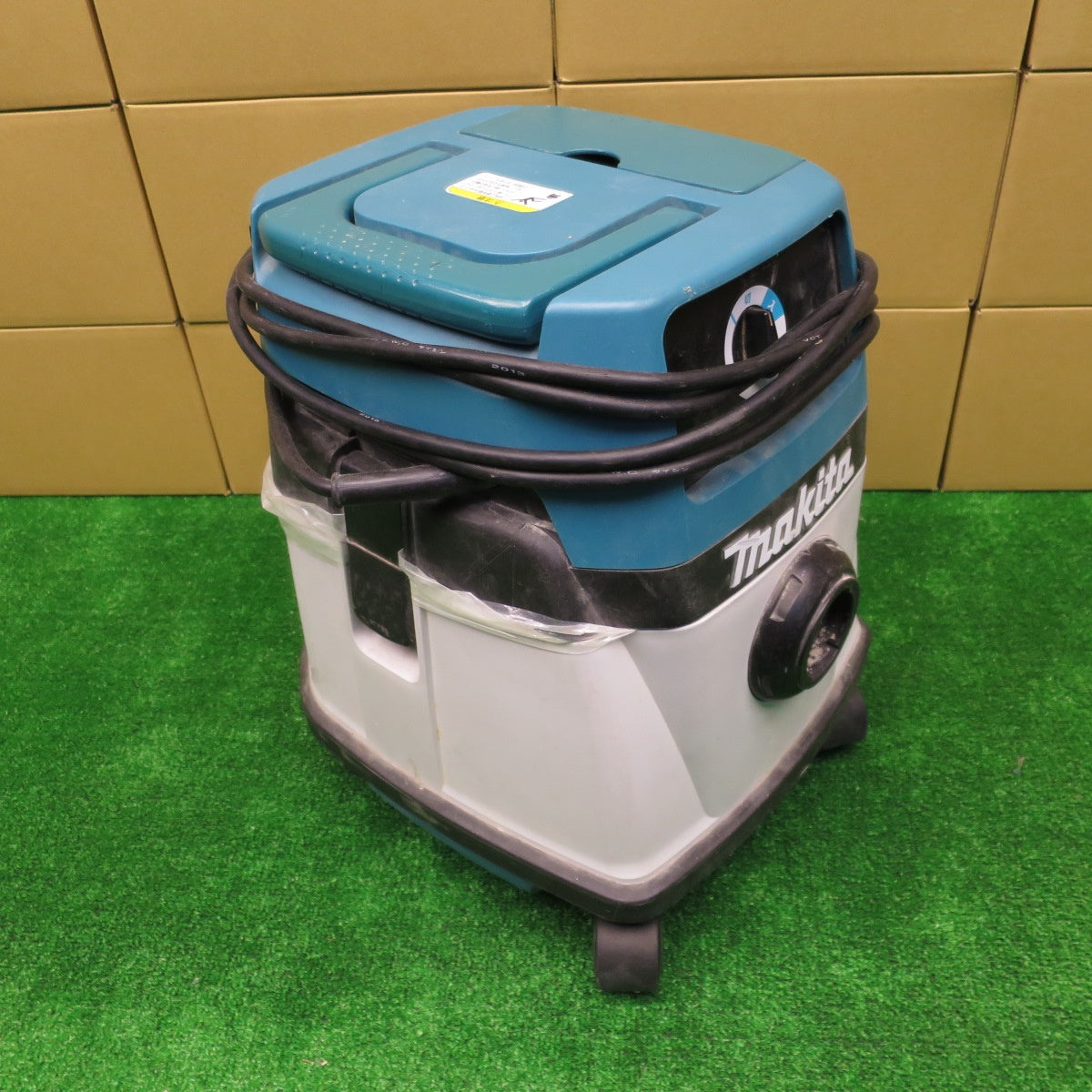 [送料無料] ◆マキタ 乾湿両用 業務用 集じん 機 473 電動 工具 掃除機 コード式 集塵 100V makita◆