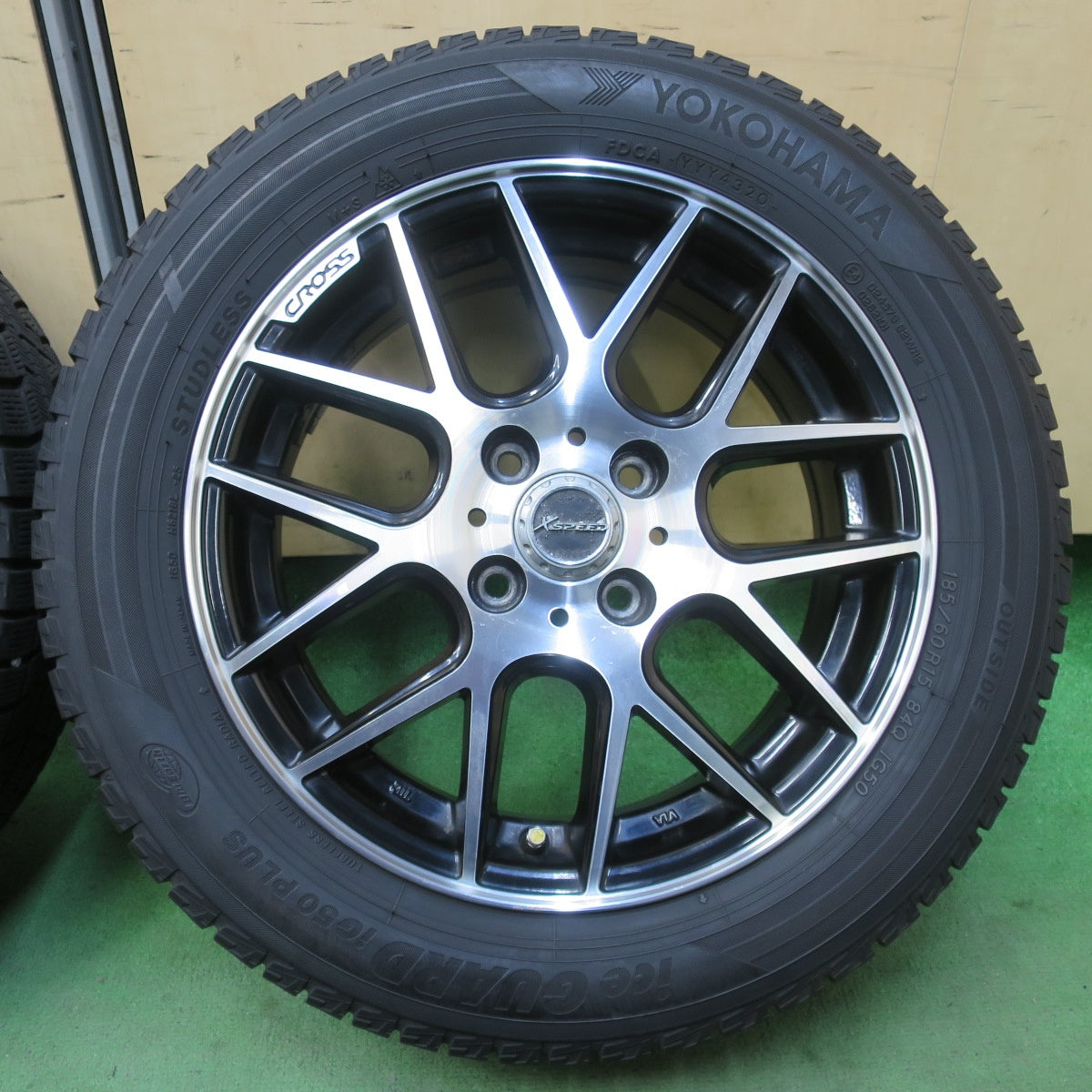 バリ溝！8.5分★スタッドレス 185/60R15 ヨコハマ アイスガード iG50 プラス iG60 X CROSS SPEED クロススピード 15インチ PCD100/4H★5122913イス