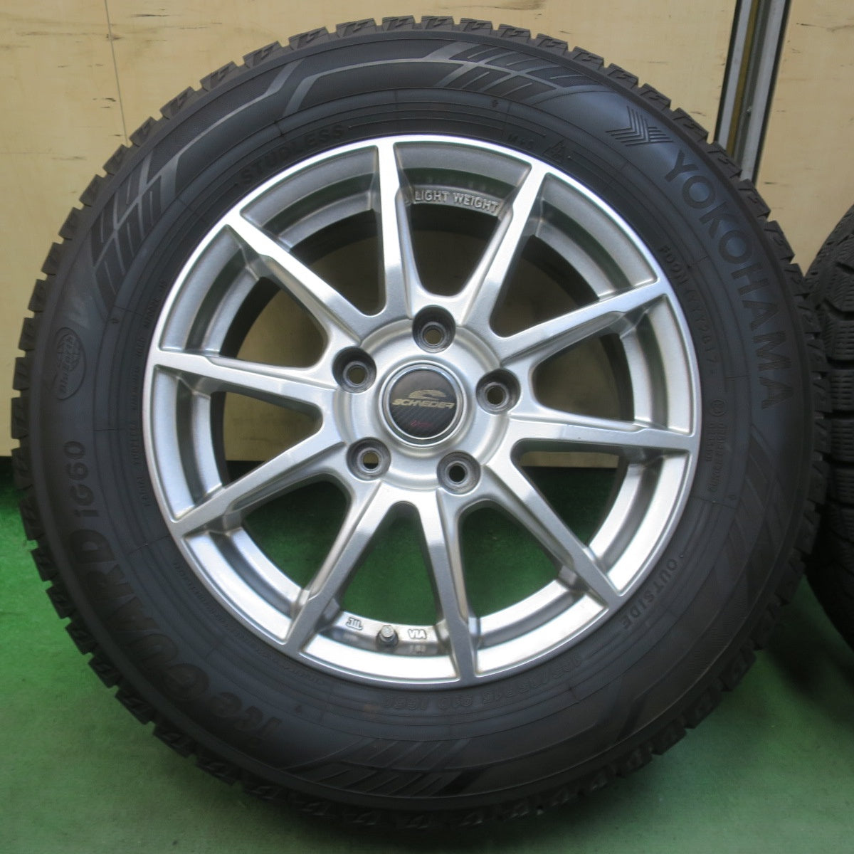 バリ溝！8.5分◎スタッドレス 195/65R15 ヨコハマ アイスガード iG60 SCHNEIDER シュナイダー 15インチ PCD114.3/5H◎6070902イス