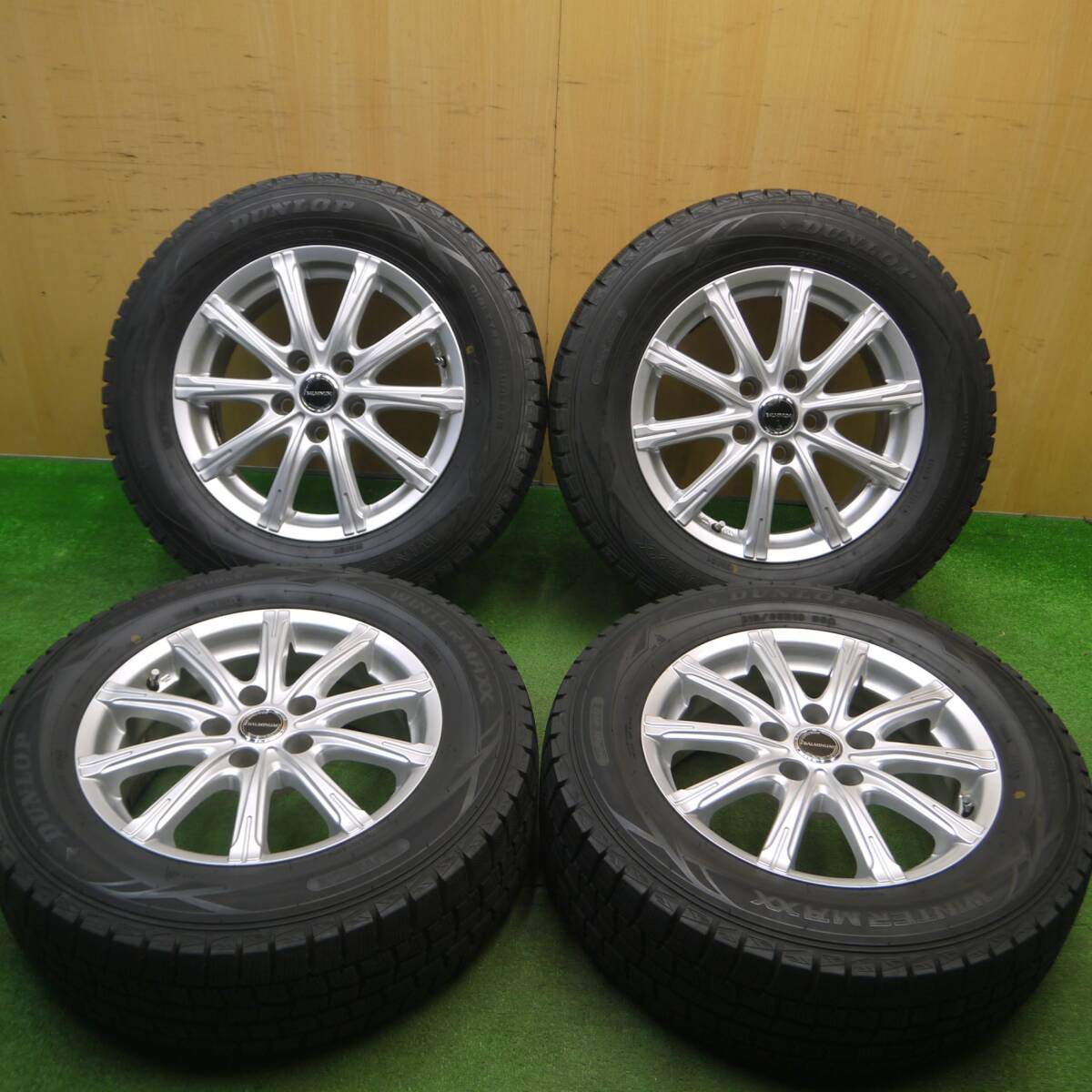 バリ溝！キレイ！9.5分★スタッドレス 215/65R16 ダンロップ ウインターマックス WM01 BALMINUM バルミナ 16インチ PCD114.3/5H★5012709Hス