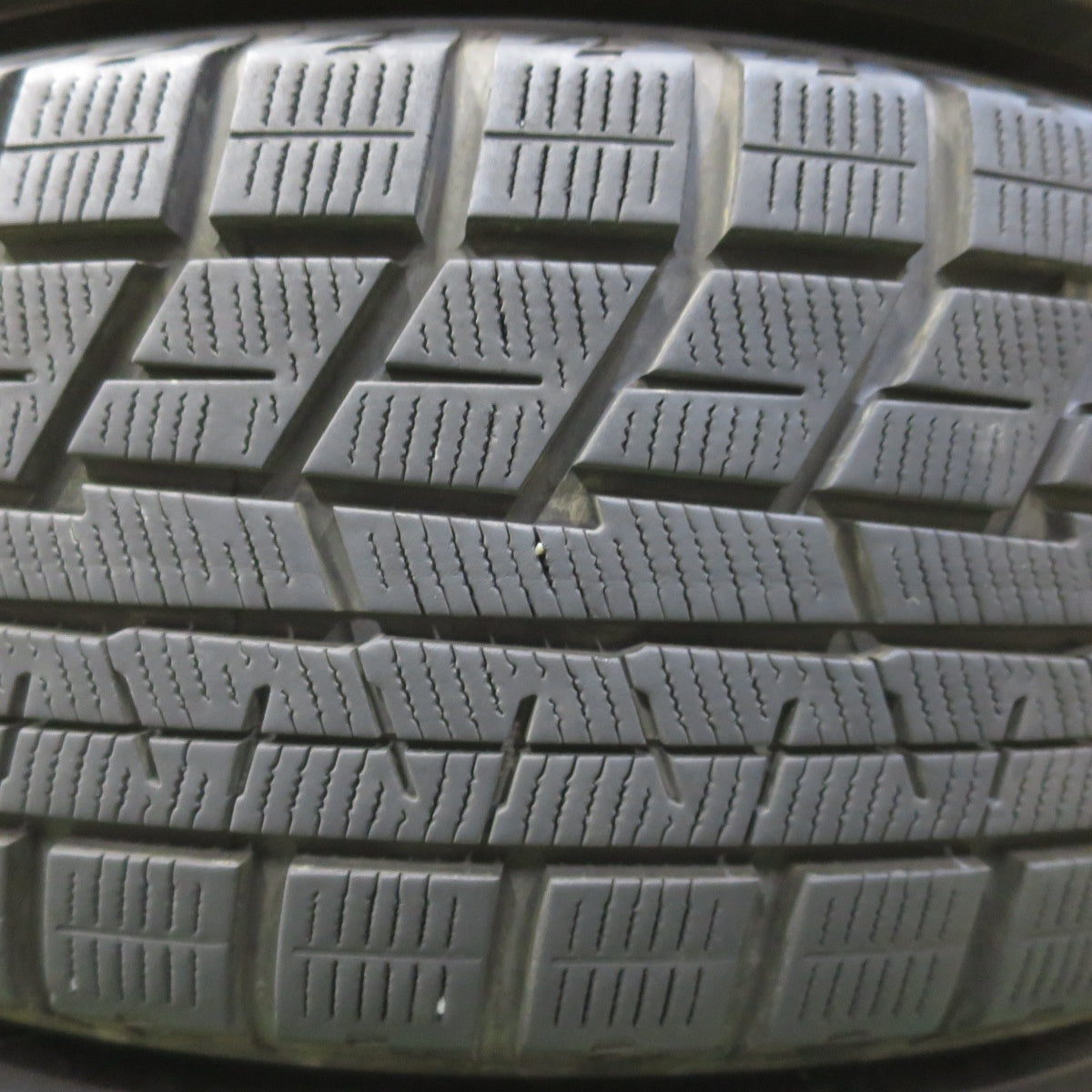 バリ溝！24年！キレイ！9.5分◎スタッドレス 195/65R15 ヨコハマ アイスガード iG60 Exceeder エクシーダー 15インチ PCD114.3/5H◎6072701イス