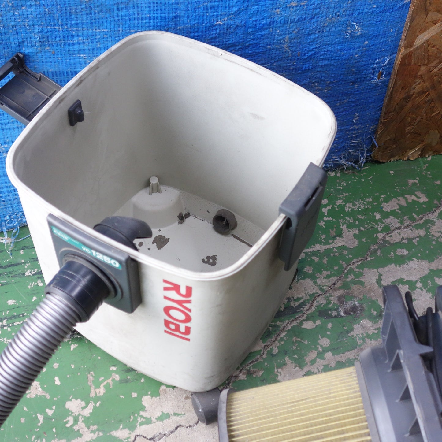 [送料無料] ◆RYOBI 集じん機 業務用 VC-1250 乾湿両用 集塵機 掃除機 コード式 100V リョービ◆