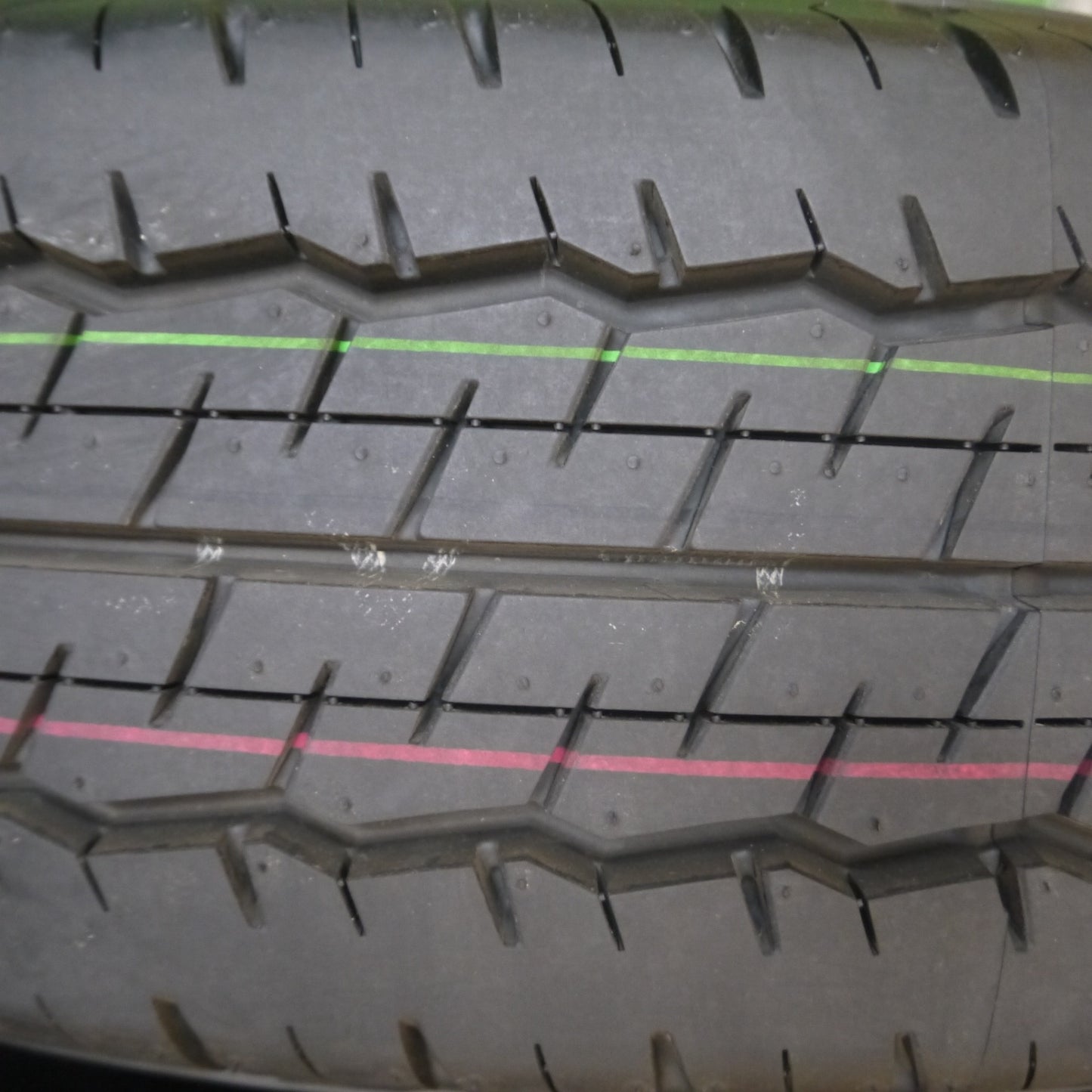 *送料無料* 新車外し！24年★トヨタ 200系 ハイエース 純正 スチール 195/80R15 107/105S ダンロップ SP175N PCD139.7/6H★4061408Hノ