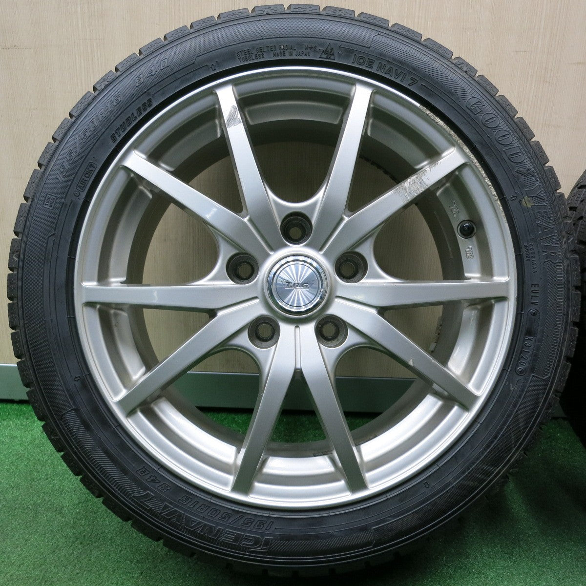*送料無料* バリ溝！20年！8.5分★スタッドレス 195/50R16 グッドイヤー アイスナビ7 T.R.G. TRG 16インチ PCD114.3/5H★4031904NJス