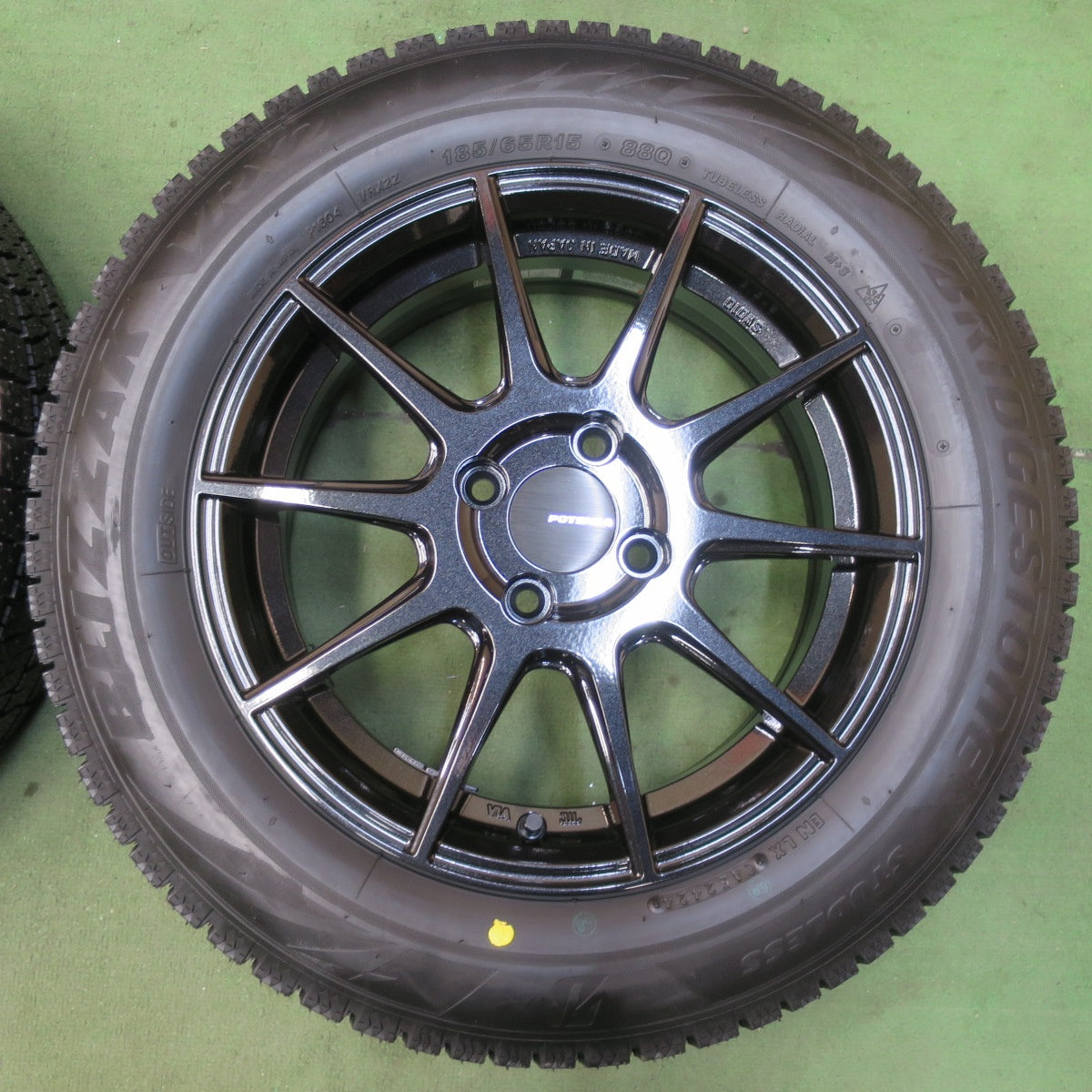 未使用！24年★スタッドレス 185/65R15 ブリヂストン ブリザック VRX2 POTENZA SW010 ポテンザ 15インチ PCD100/4H★5112408イス