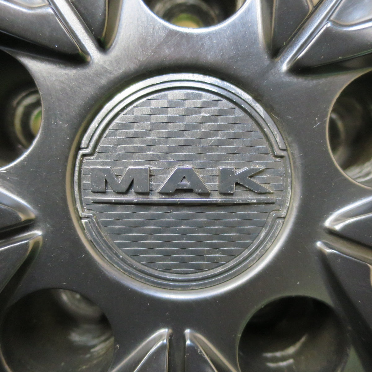 *送料無料* バリ溝！キレイ！8.5分★MAK 245/60R18 グッドイヤー EfficientGrip SUV hybrid HP01 18インチ PCD114.3/5H★4063001イノ