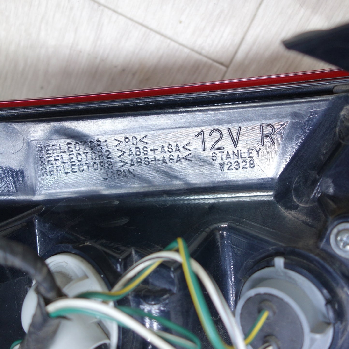 [送料無料] ◆日産 フーガ Y51 純正 テール ランプ ライト 右側 STANLEY W2328◆