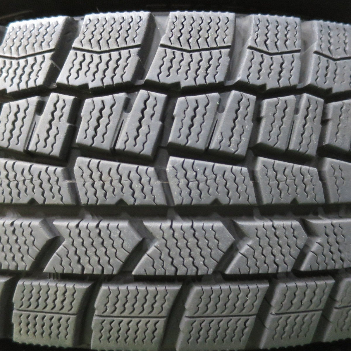 バリ溝！キレイ！9.5分★スタッドレス 175/70R14 ダンロップ ウインターマックス WM02 ravrion RS01 ラブリオン 14インチ PCD100/4H★5021708イス