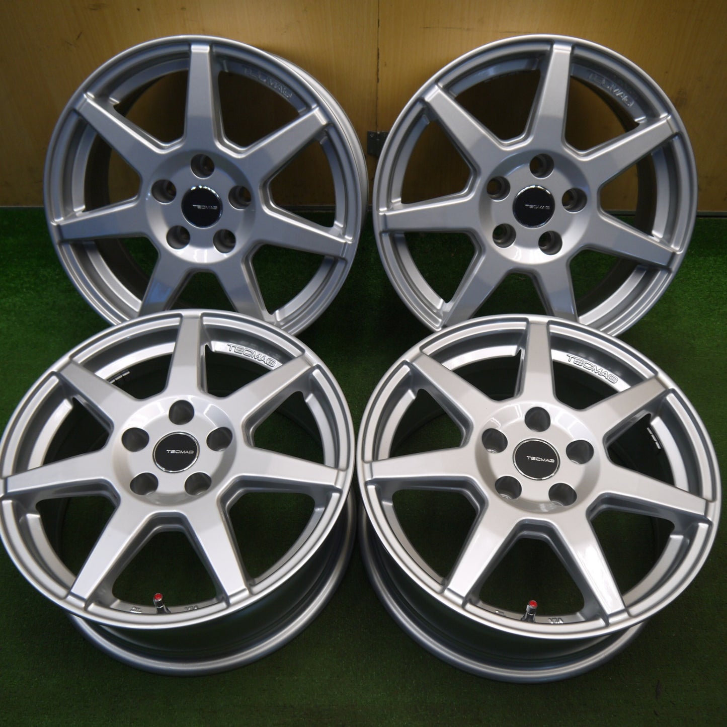 キレイ★JEEP ジープ 等 TECMAG Type 207R 16インチ ホイール テクマグ タイプ 207R 16×7J PCD110/5H★6040311Hホ