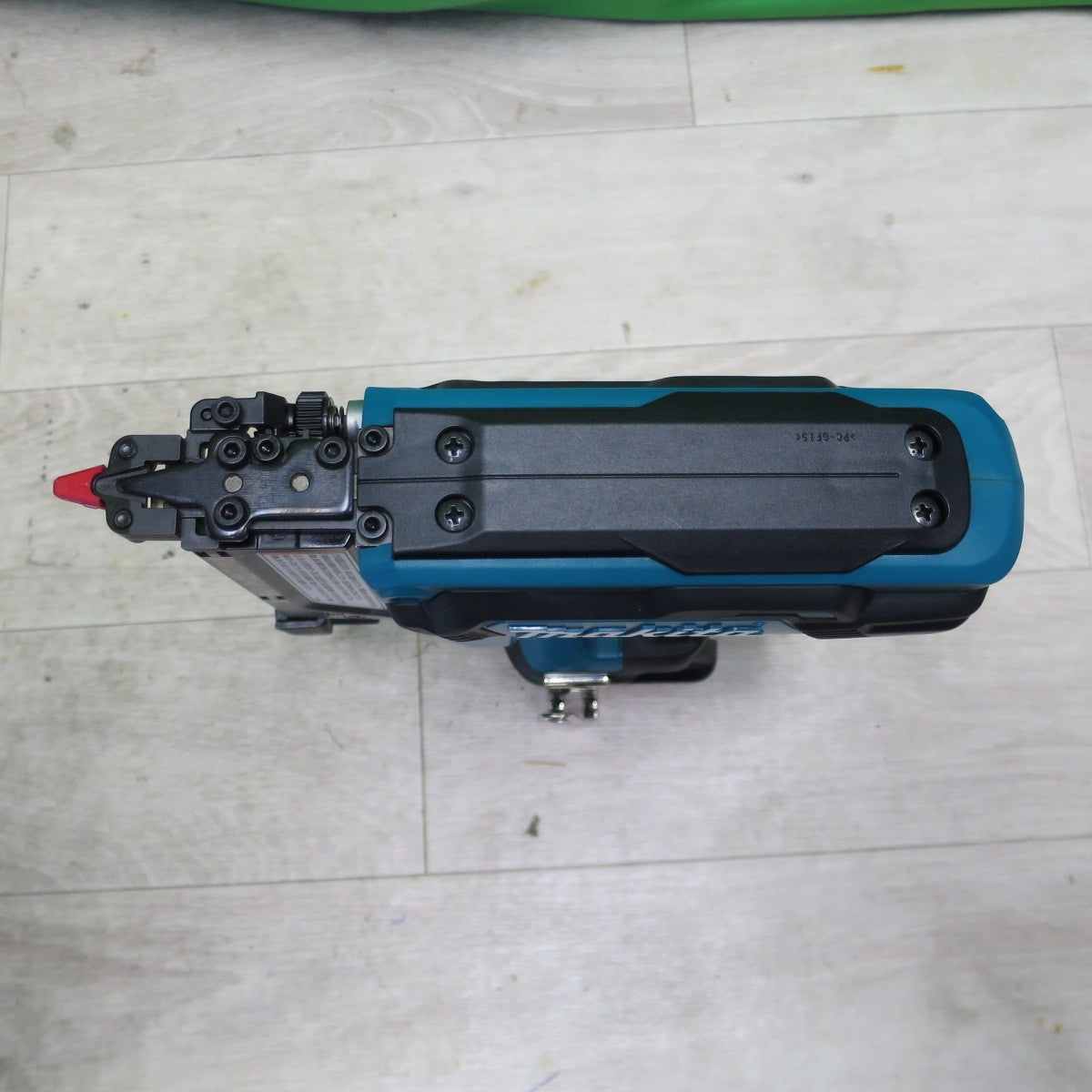 送料無料] 美品!付属品付き☆マキタ 充電式 ピンタッカ 10.8V