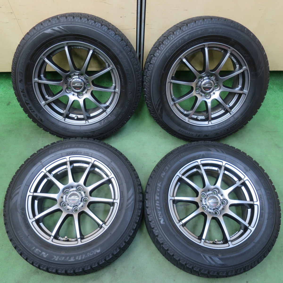 バリ溝！キレイ！9分★プリウス 等 195/65R15 スタッドレス オートバックス ノーストレック N3i SCHNEIDER シュナイダー 15インチ PCD100/5H★5122007イス