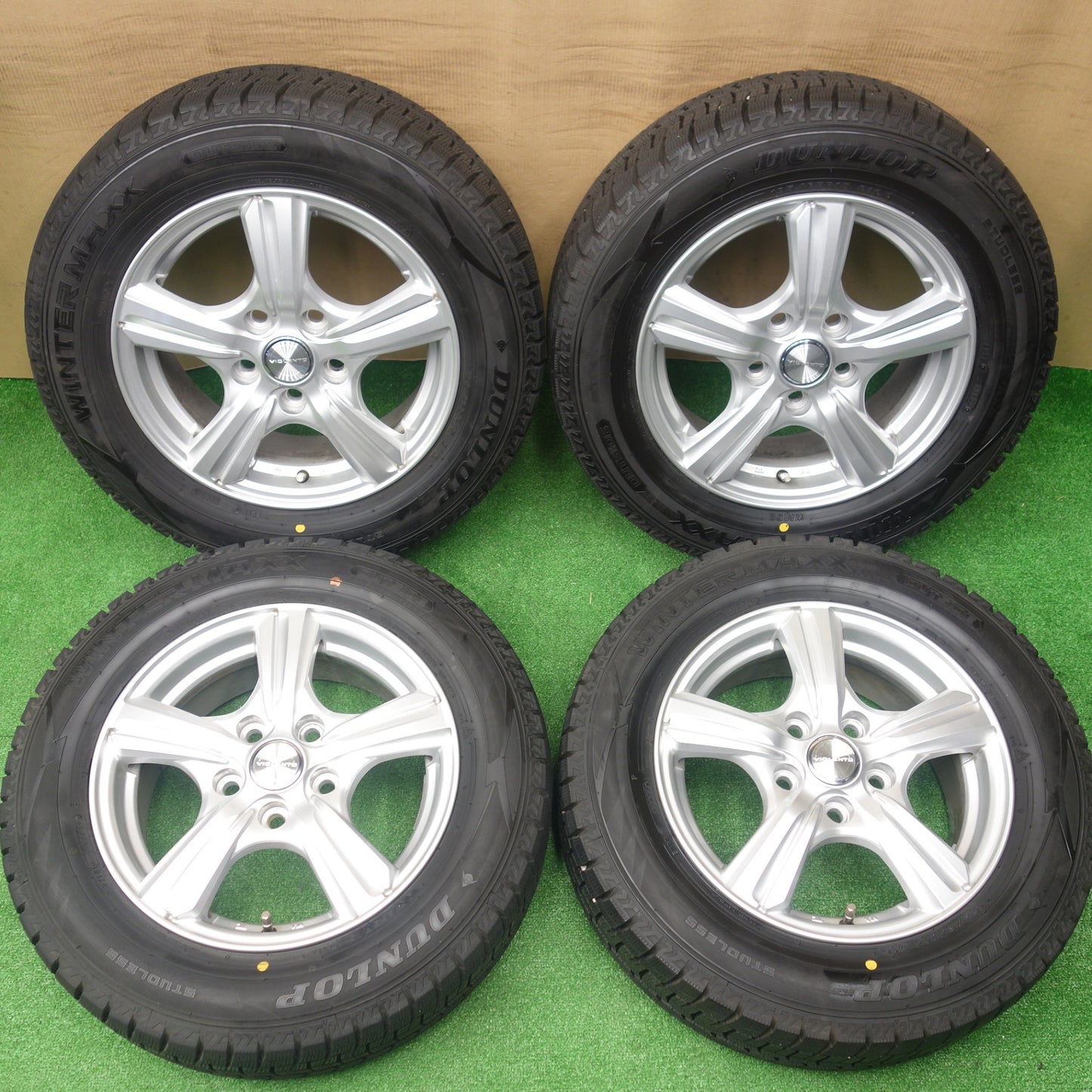 バリ溝！22年！キレイ！ほぼ10分★スタッドレス 195/65R15 ダンロップ ウインターマックス WM02 VIOLENTO ヴィオレント 15インチ PCD114.3/5H★5122902KTス