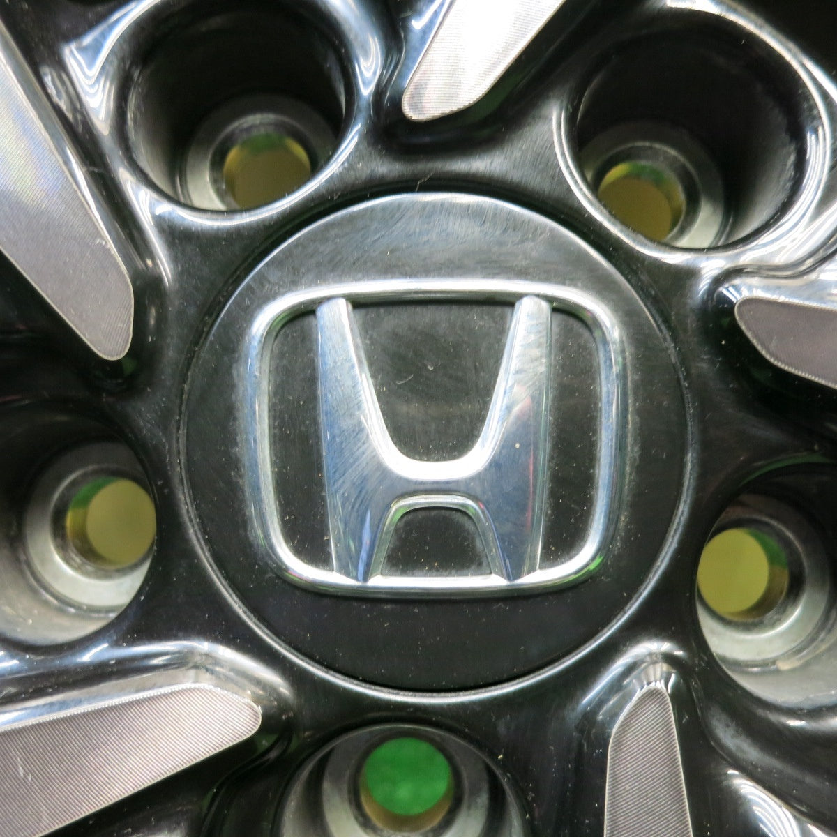 バリ溝！23年！9.5分★ホンダ FK7 シビック 純正 235/40R18 スタッドレス ナンカン アイスアクティバ AW-1 18インチ PCD114.3/5H★5121406HAス