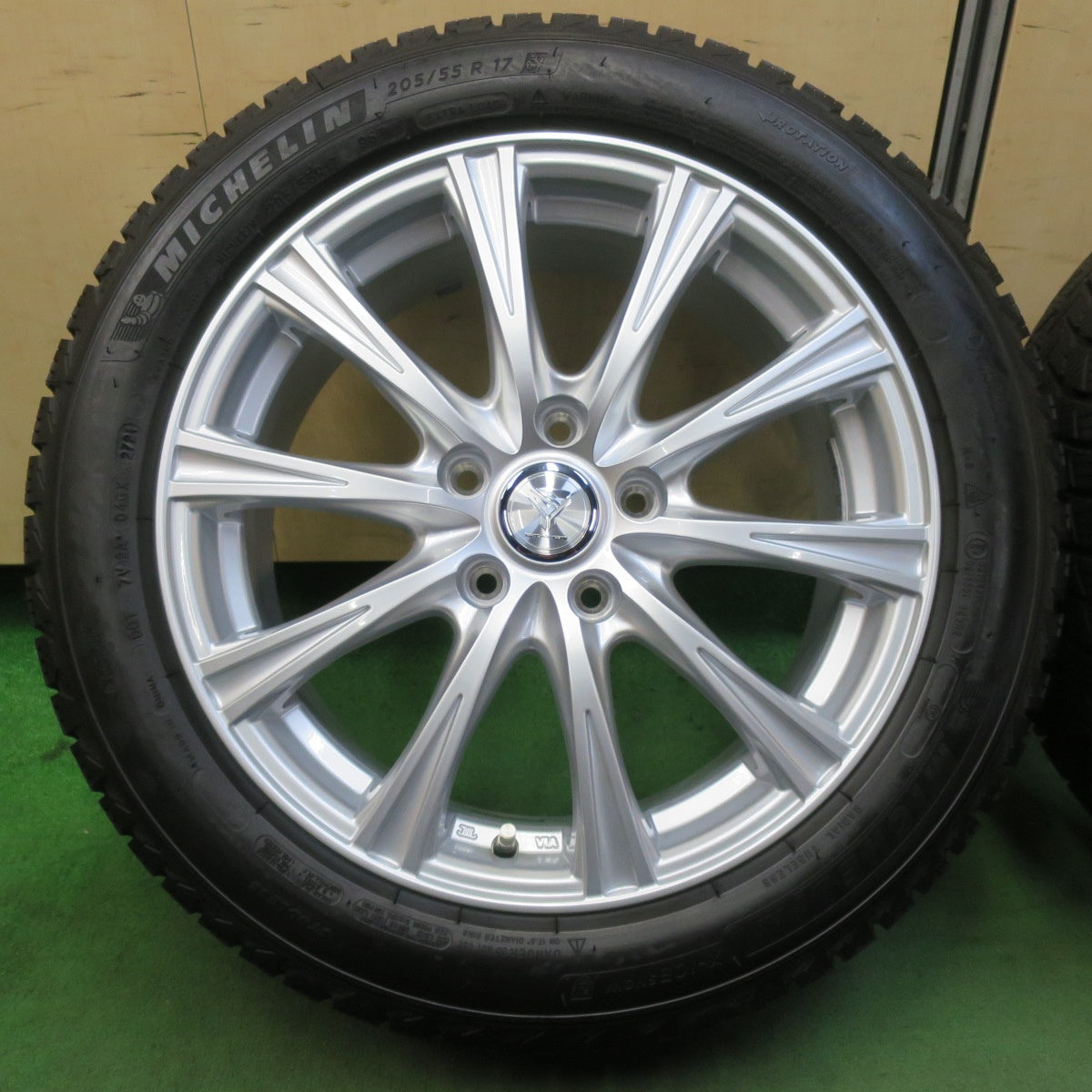 未使用！21年★スタッドレス 205/55R17 ミシュラン X-ICE SNOW STAYER ステイヤー 17インチ PCD114.3/5H★5101505イス