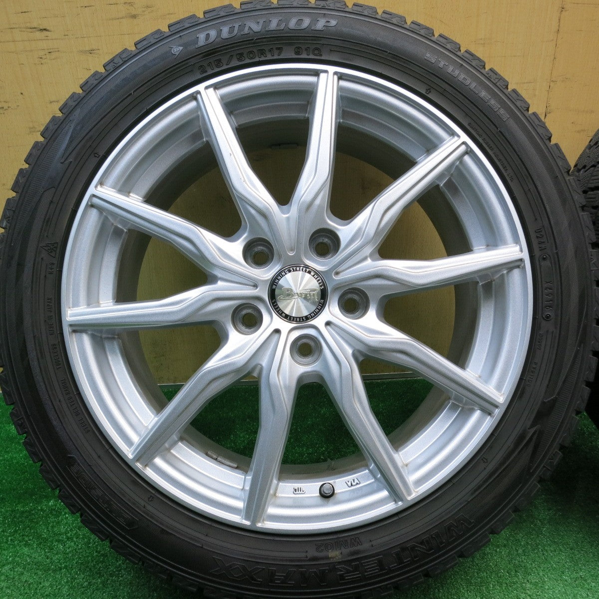 バリ溝！9.5分★スタッドレス 215/50R17 ダンロップ ウインターマックス WM02 B-win 社外 アルミ 17インチ PCD114.3/5H★5110612HAス