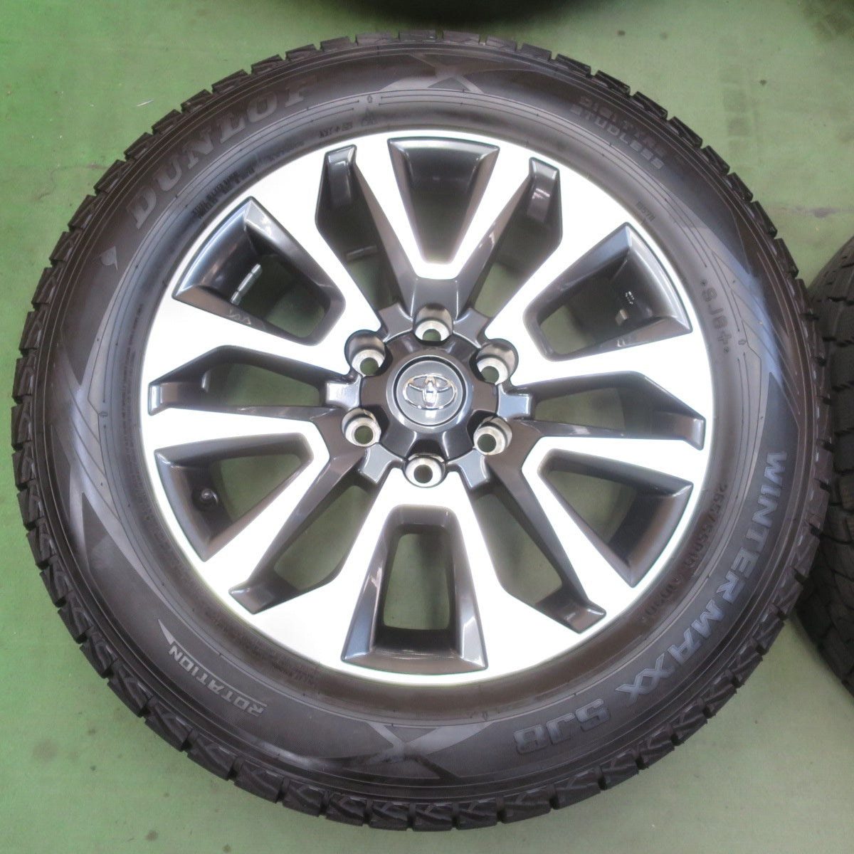 ほぼ未使用！24年！キレイ★トヨタ 150系 ランクル プラド 純正 265/55R19 スタッドレス ダンロップ ウインターマックス SJ8 SJ8+ 19インチ PCD139.7/6H★6051201イス