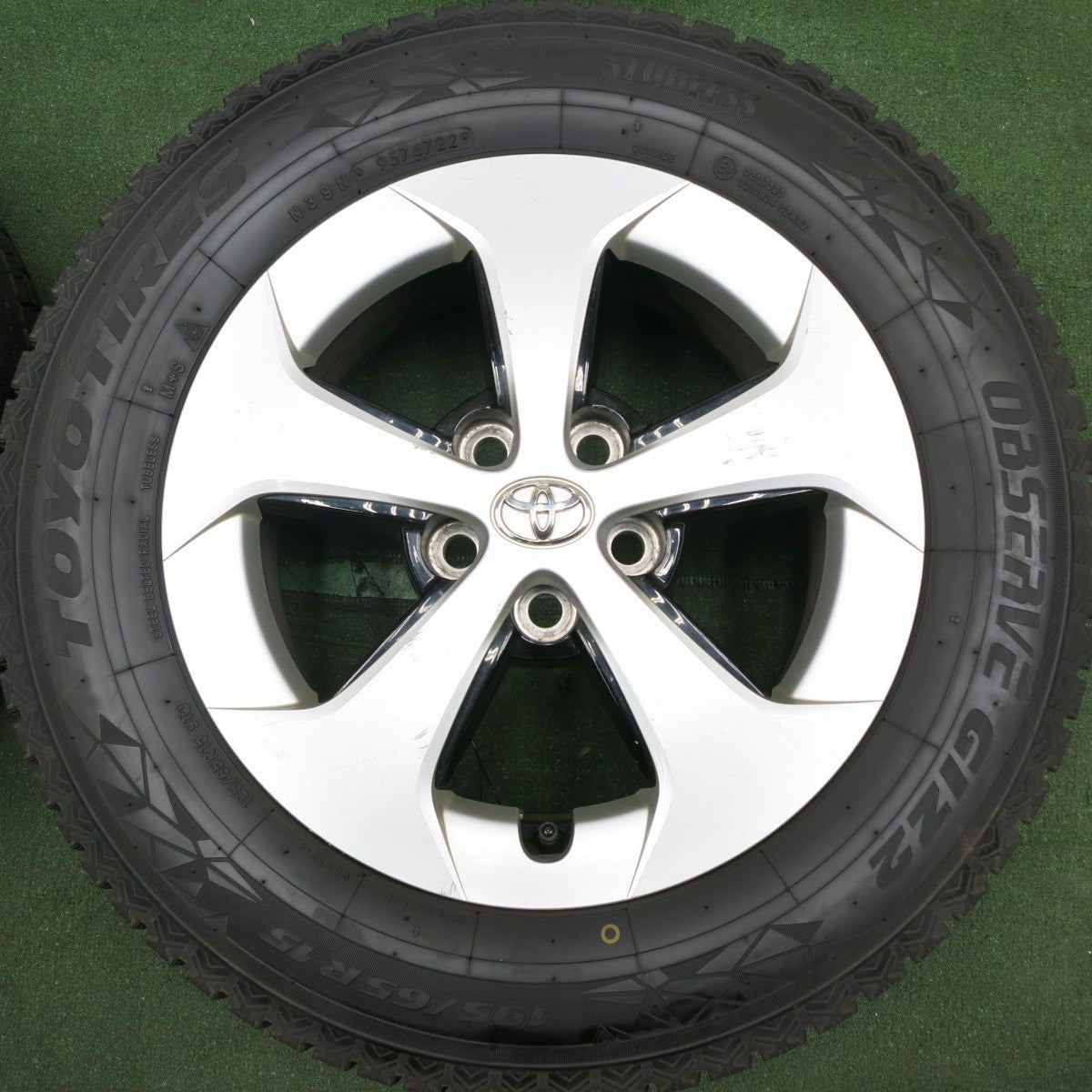 *送料無料* バリ溝！22年！9.5分以上★トヨタ 30系 プリウス 純正 195/65R15 スタッドレス トーヨー オブザーブ GIZ2 15インチ PCD100/5H★4052705HAス