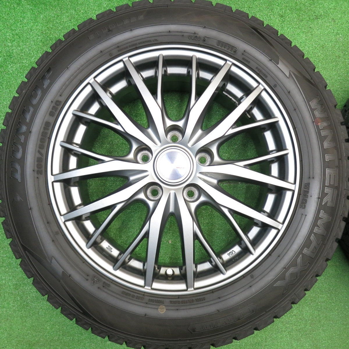 バリ溝！22年！キレイ！9.5分★スタッドレス 205/60R16 ダンロップ ウインターマックス WM02 ravrion RM01 ラブリオン 16インチ PCD114.3/5H★5110621HAス