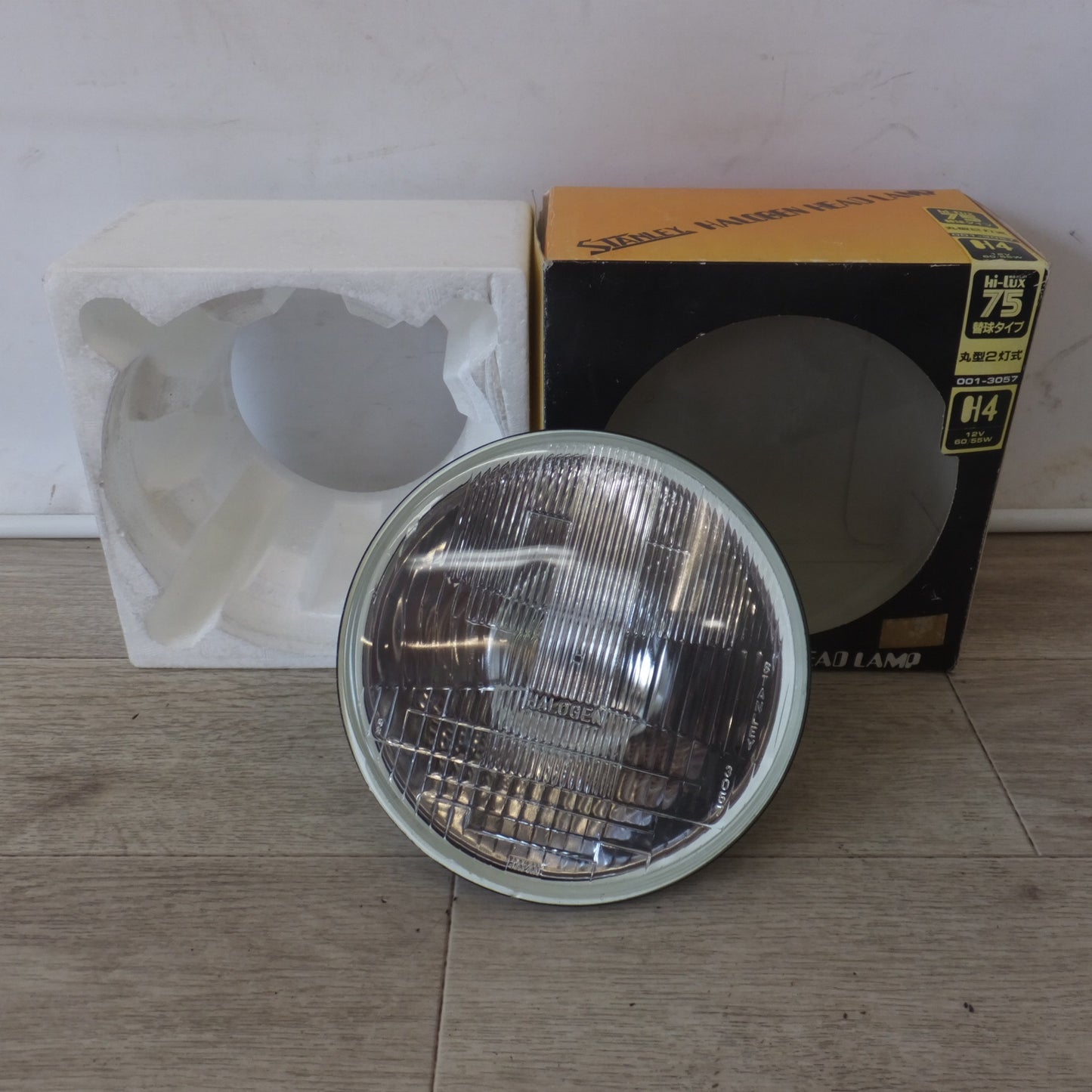 ★スタンレー STANLEY 丸型2灯式 ヘッドライト 001-3057　H4 12V 60/55W　Hi-lux 75 替球タイプ★ [送料無料]
