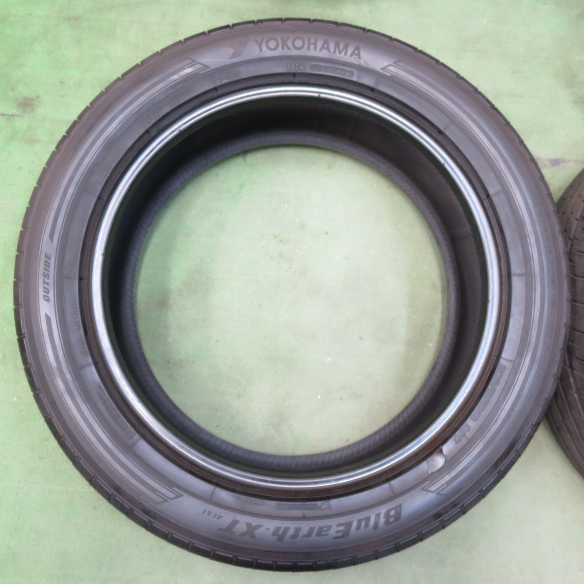 バリ溝！22年！9分★225/55R19 ヨコハマ BluEarth-XT AE61 ブルーアース タイヤ 19インチ レクサス NX ハリアー RAV4 CX-5 等★5101402イノタ