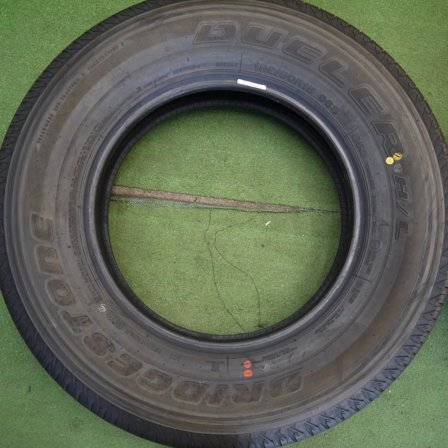 新車外し！25年★195/80R15 ブリヂストン デューラー H/L 852 DUELER タイヤ 15インチ ジムニー シエラ ジムニー ノマド 等★6052205Hノタ