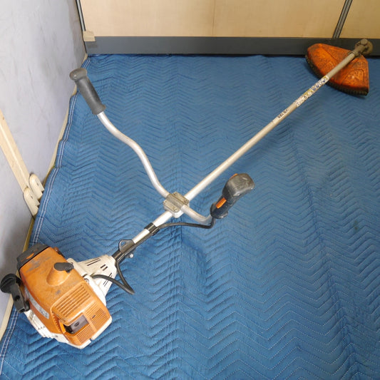 【岐阜発 直接引取限定】☆STIHL スチール エンジン 刈払機 FS120 刈り払い機 草刈機 草刈り機 114dB☆