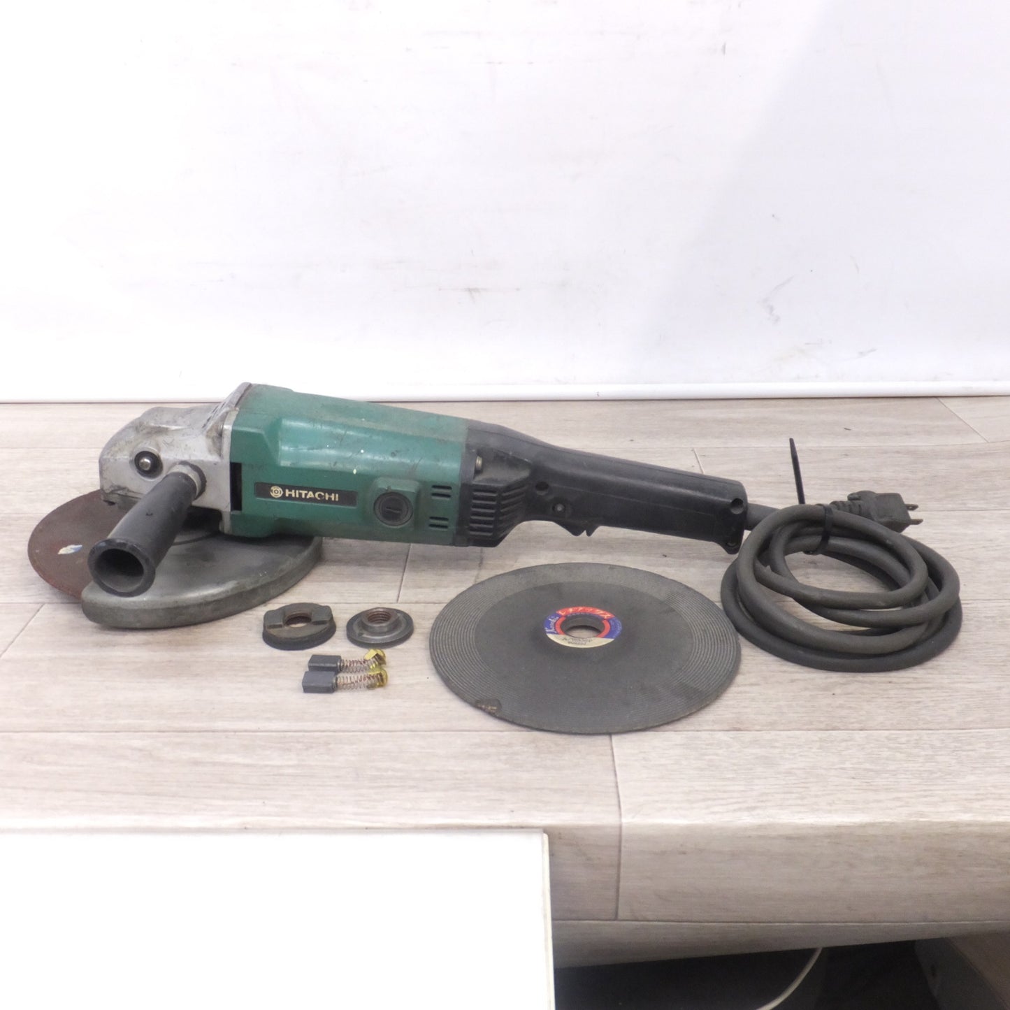 [送料無料] ★日立 HITACHI 180mm 電子ディスクグラインダ G18Y1　100V 50/60Hz 13A 6800rpm　付属品あり★