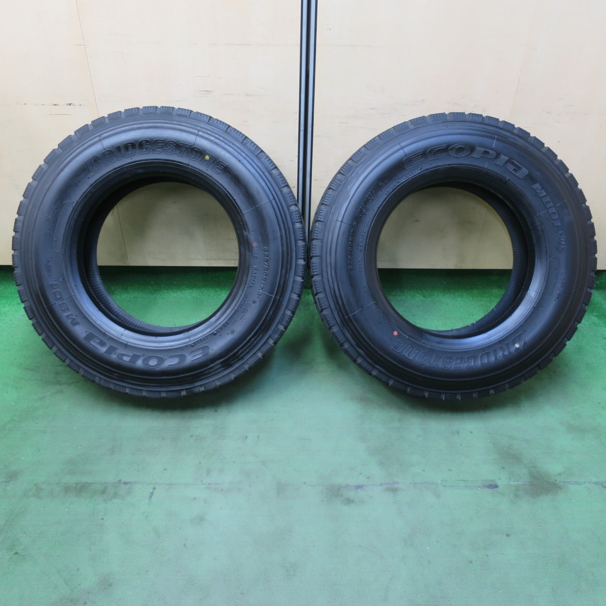 ほぼ未使用！25年！2本★トラック タイヤ 225/80R17.5 123/122L ブリヂストン エコピア M801 Ⅱ ミックス オールシーズン 17.5インチ★5103002イスタ