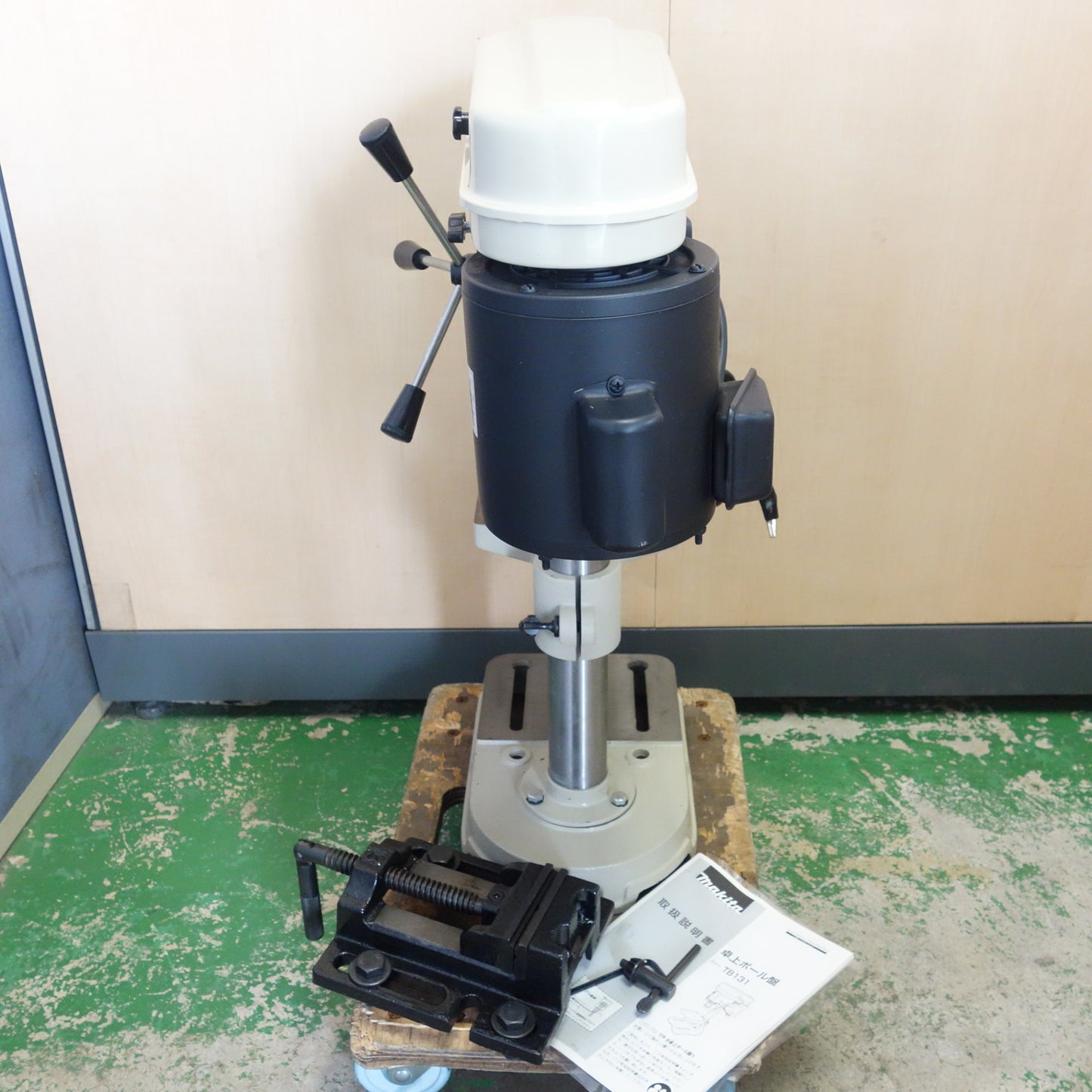 [送料無料] 未使用！バイス付き☆マキタ 卓上 ボール盤 TB131 電動 工具 makita 100V 穴あけ 機 加工☆