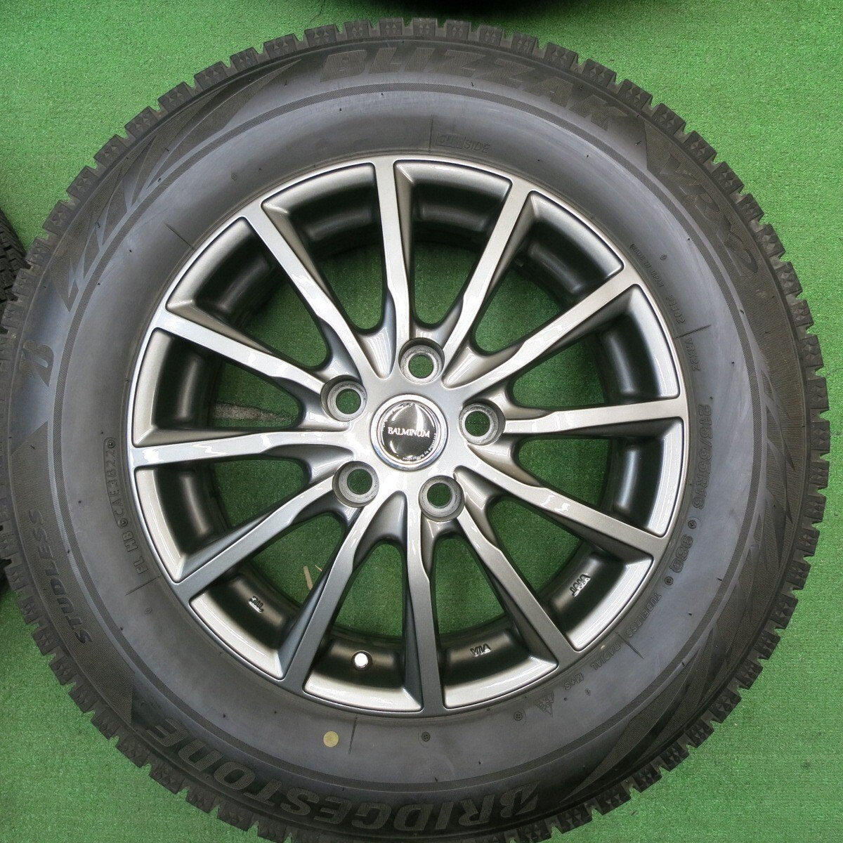 バリ溝！22年！キレイ！9分★スタッドレス 215/65R16 ブリヂストン ブリザック VRX2 BALMINUM バルミナ 16インチ PCD114.3/5H★5031602TNス