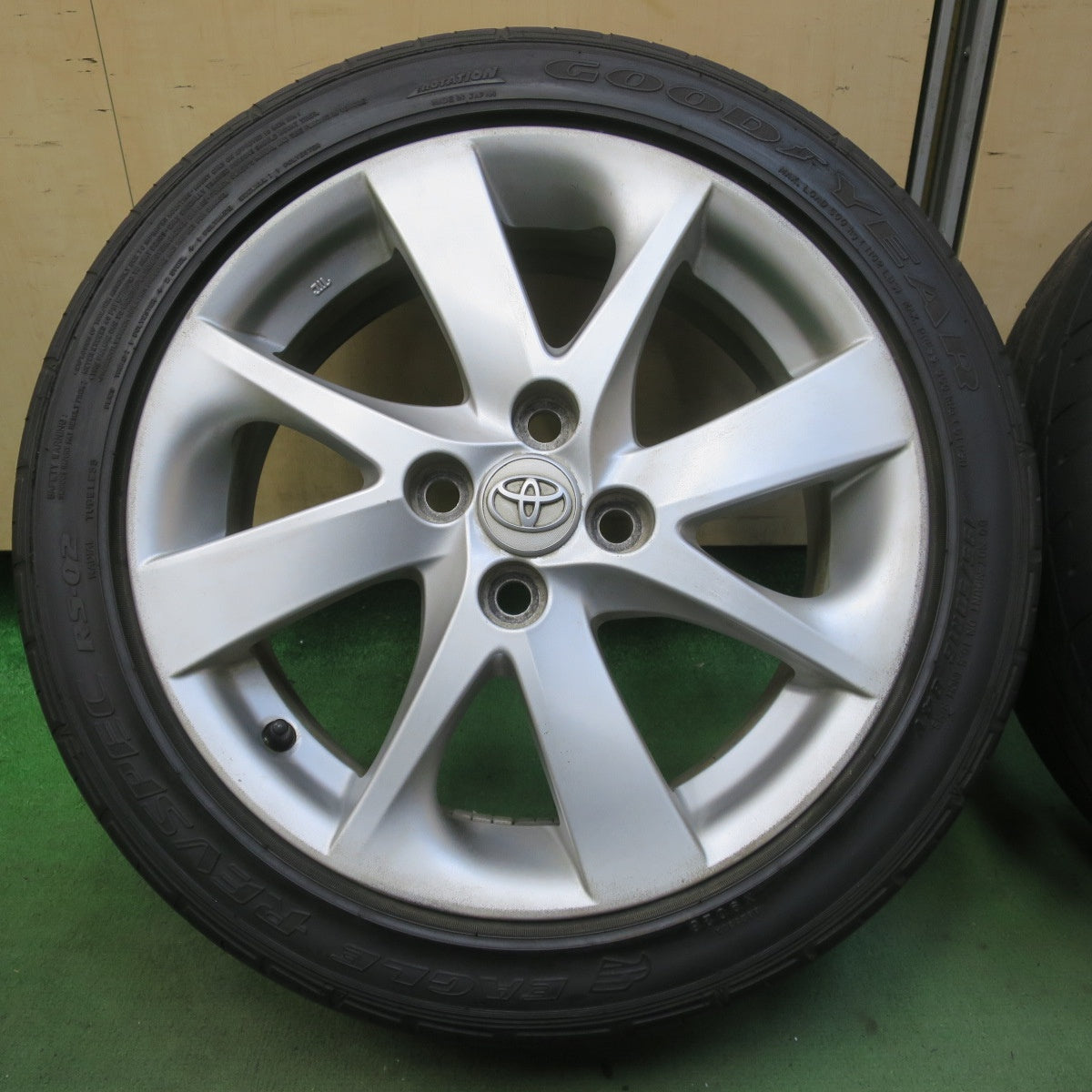 4本価格◎トヨタ NHP10 アクア ツーリング 純正 195/50R16 グッドイヤー イーグル REVSPEC RS-02 16インチ PCD100/4H◎6081901イノ