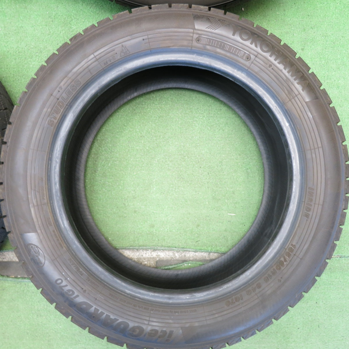 バリ溝！25年！9.5分◎スタッドレス 185/60R15 ヨコハマ アイスガード iG70 タイヤ 15インチ ヤリス ヴィッツ フィット シエンタ 等◎6072103Hスタ