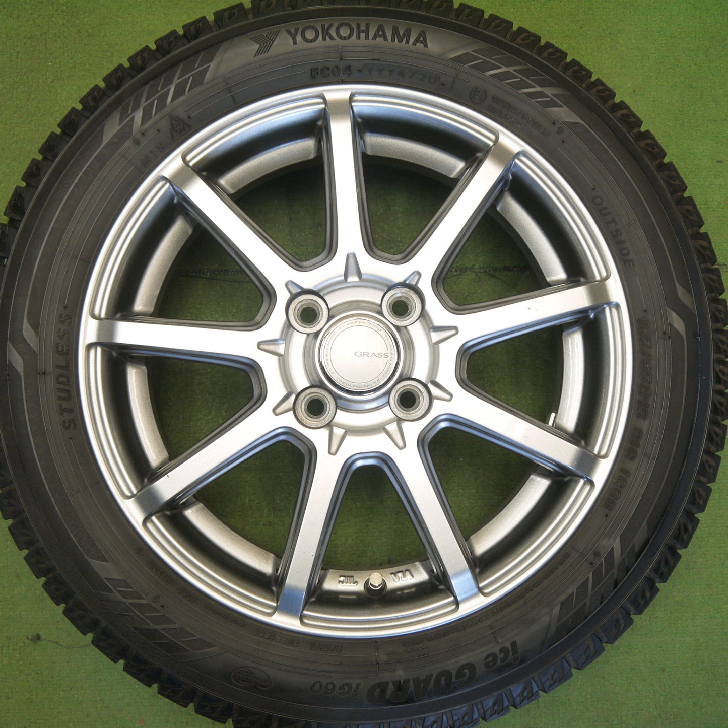 キレイ★スタッドレス 165/65R15 ヨコハマ アイスガード iG60 GRASS グラス 15インチ タフト ソリオ 等 PCD100/4H★6060803Hス