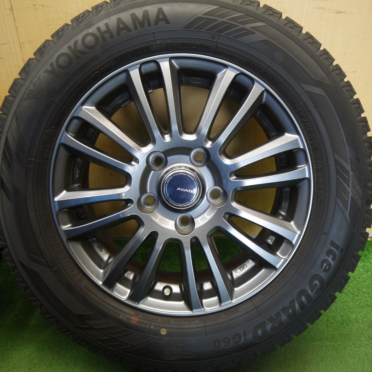 バリ溝！22年！キレイ！9分◎スタッドレス 195/65R15 ヨコハマ アイスガード iG60 ABATIS EM アバティス 15インチ PCD114.3/5H◎6072705Hス
