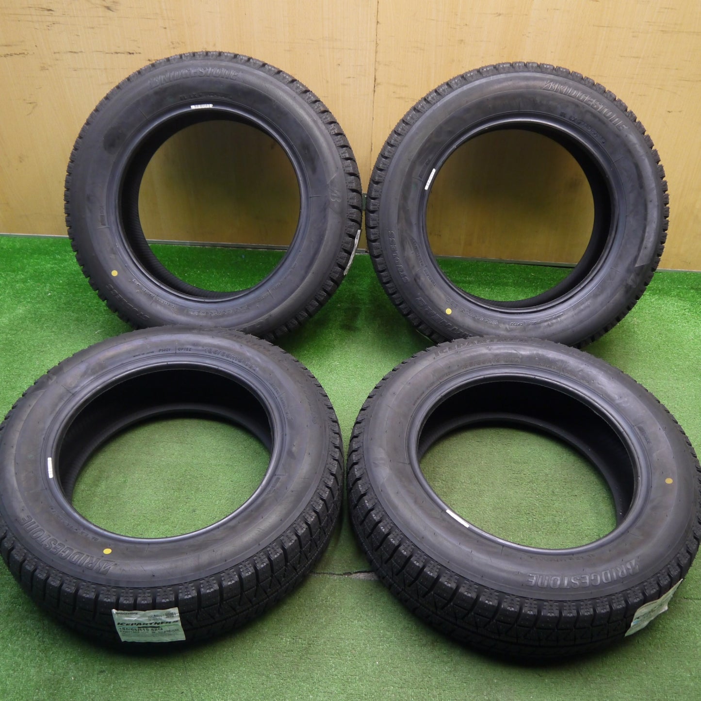 [送料無料] 未使用！21年★スタッドレス 185/65R15 ブリヂストン アイスパートナー2 タイヤ 15インチ デミオ フリード ノート アクア 等★5032105Hスタ