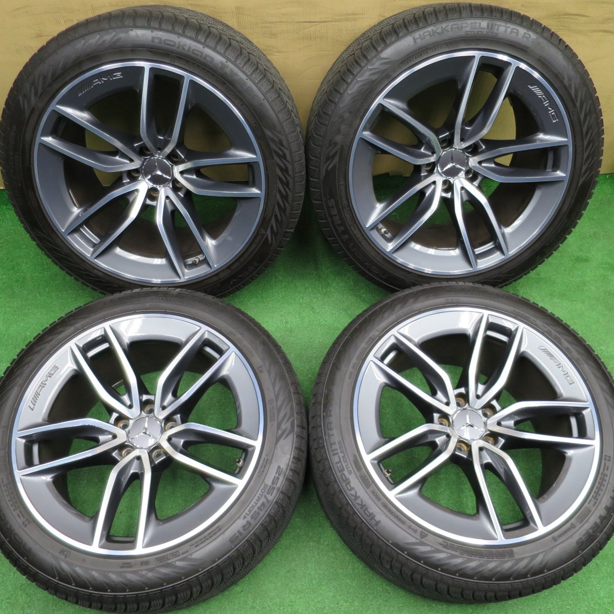 バリ溝！22年！キレイ！9.5分★ベンツ GT43 純正 AMG 255/45R19 285/40R19 スタッドレス ノキアン タイヤ ハッカペリッタ R5 EV 19インチ PCD112/5H★6012401NKス